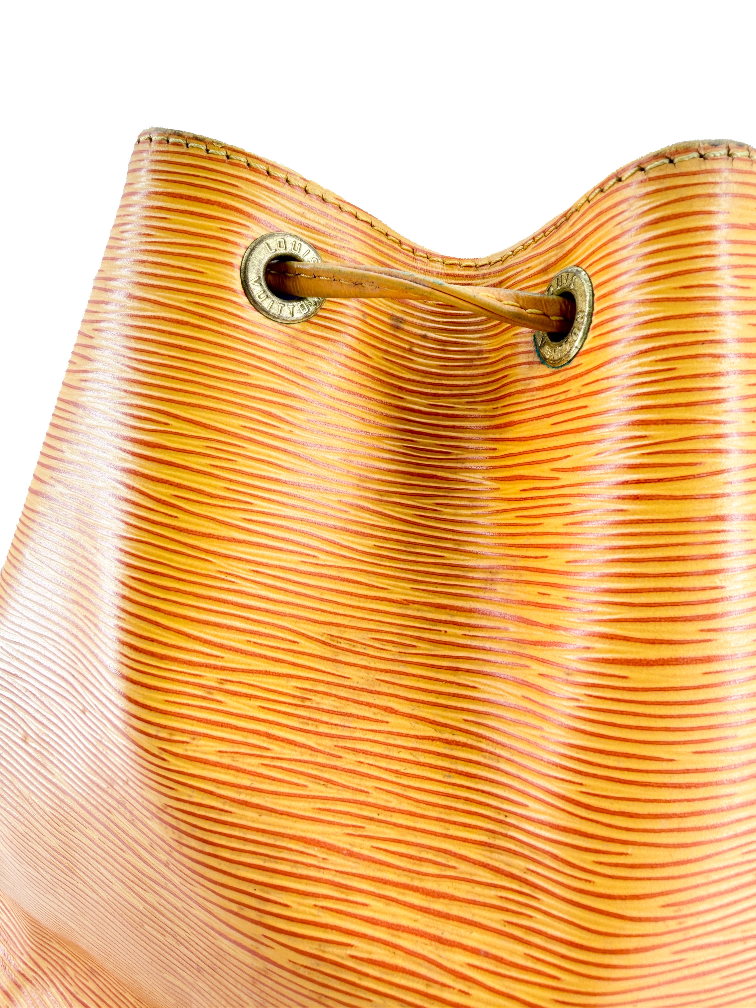 Louis Vuitton yellow epi leather Noe AR0965