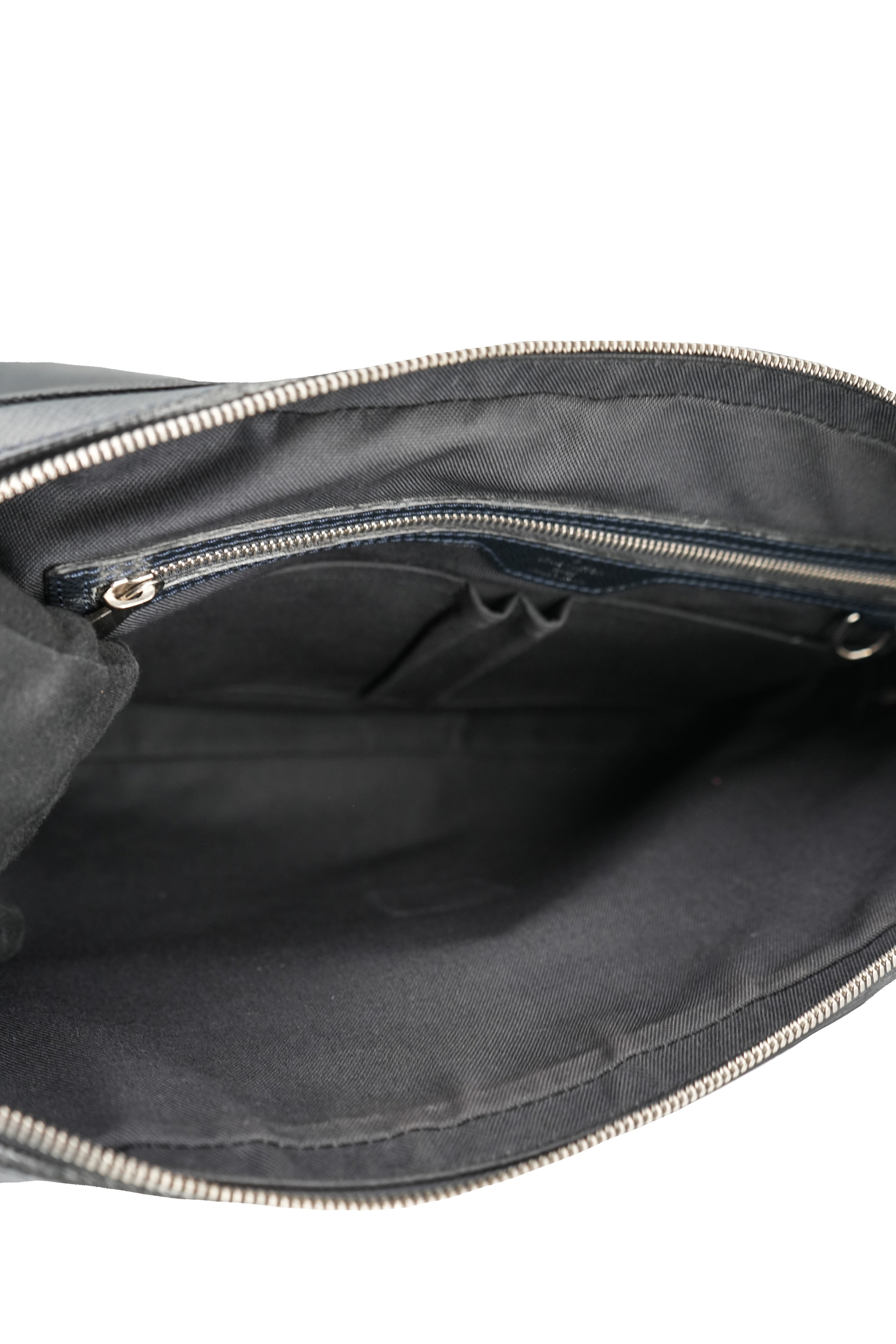 Louis Vuitton navy taiga leather briefcase RI1112
