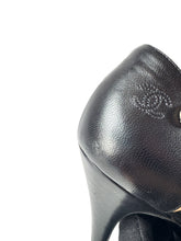 Chanel beige/black CC leather pumps size 38 (8)  D G29184