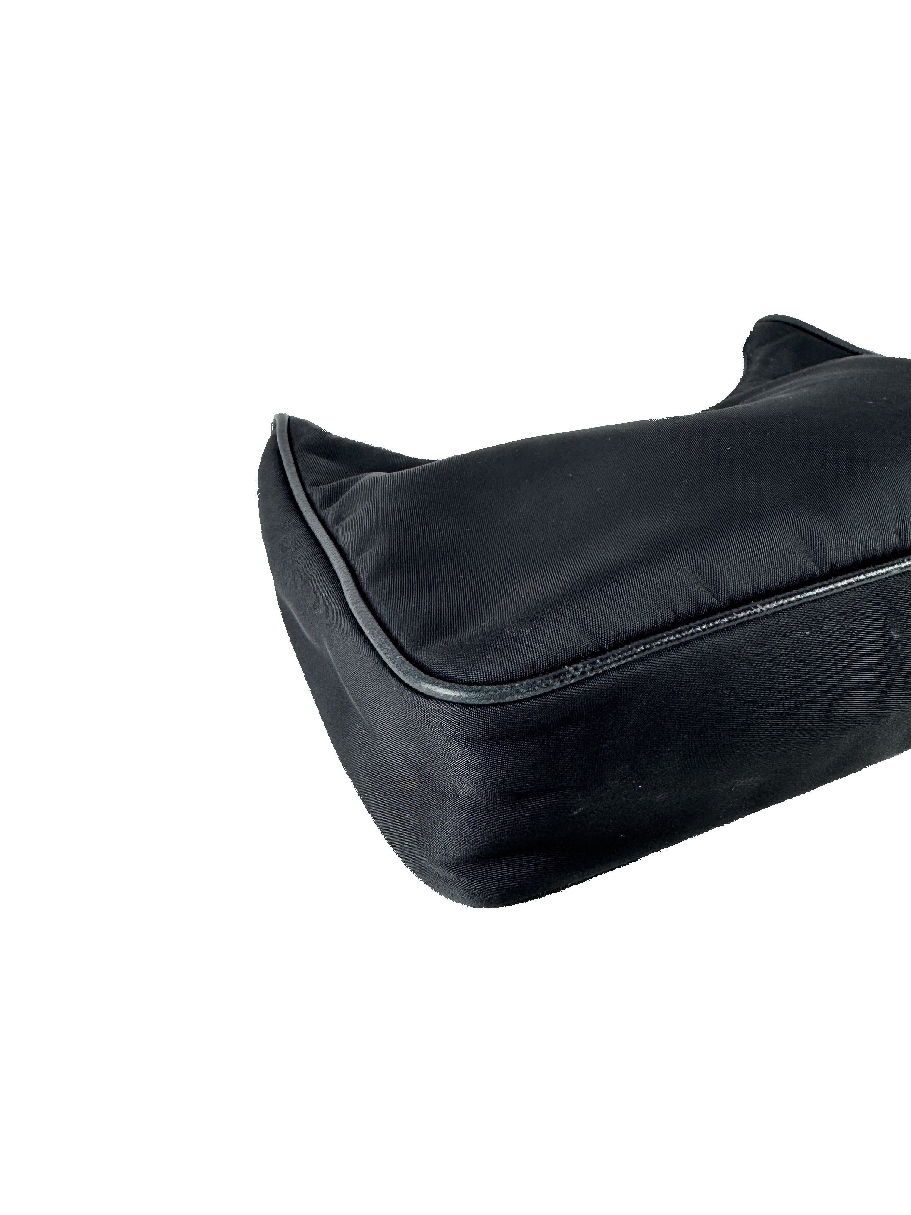 Prada black Re-Edition 2005 small Tessuto shoulder bag 31