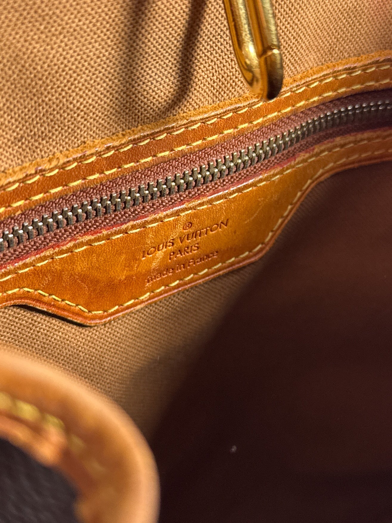 Louis Vuitton monogram vertical batignolles SA3190