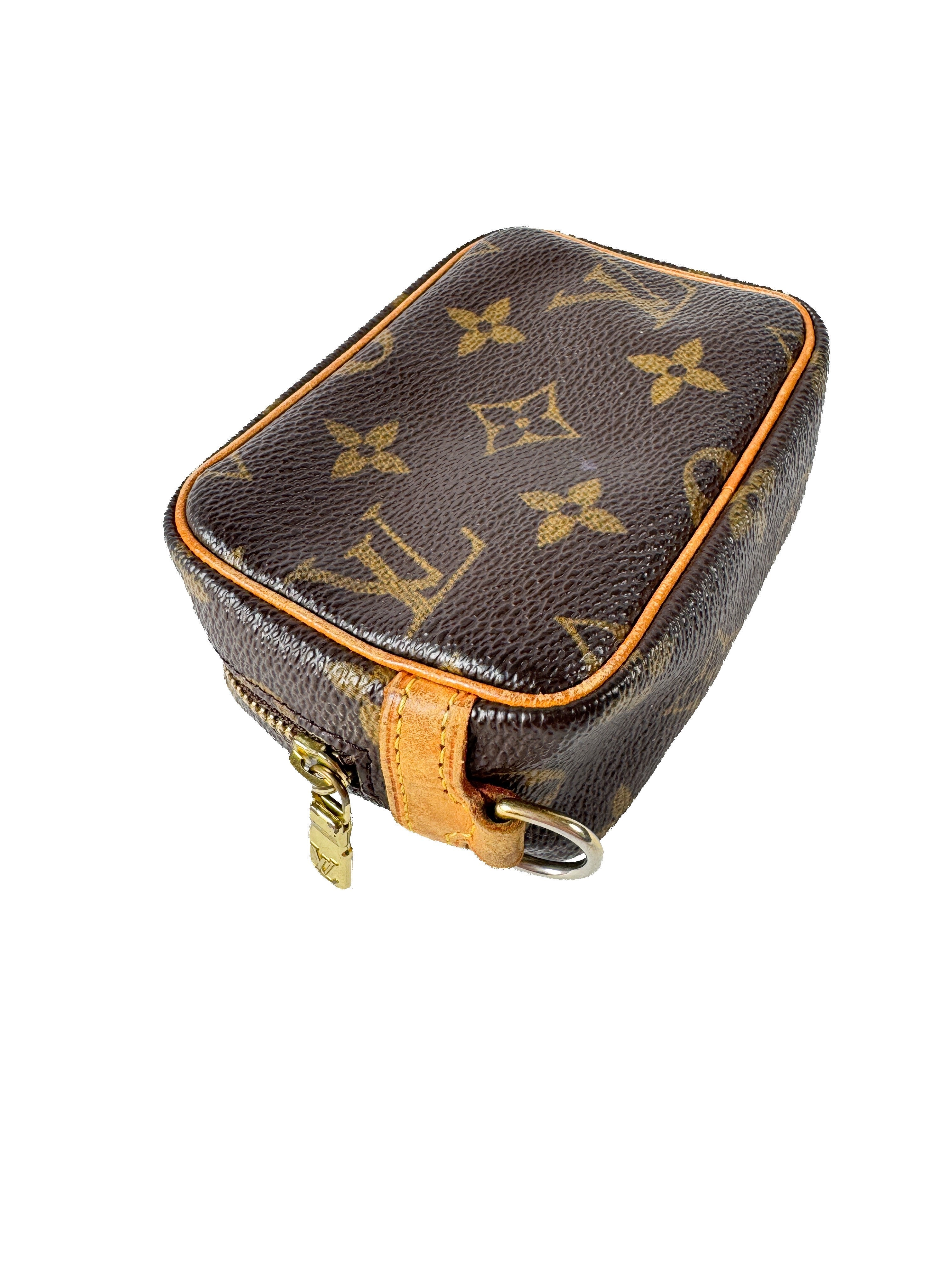 Louis Vuitton monogram Wapity FL1025
