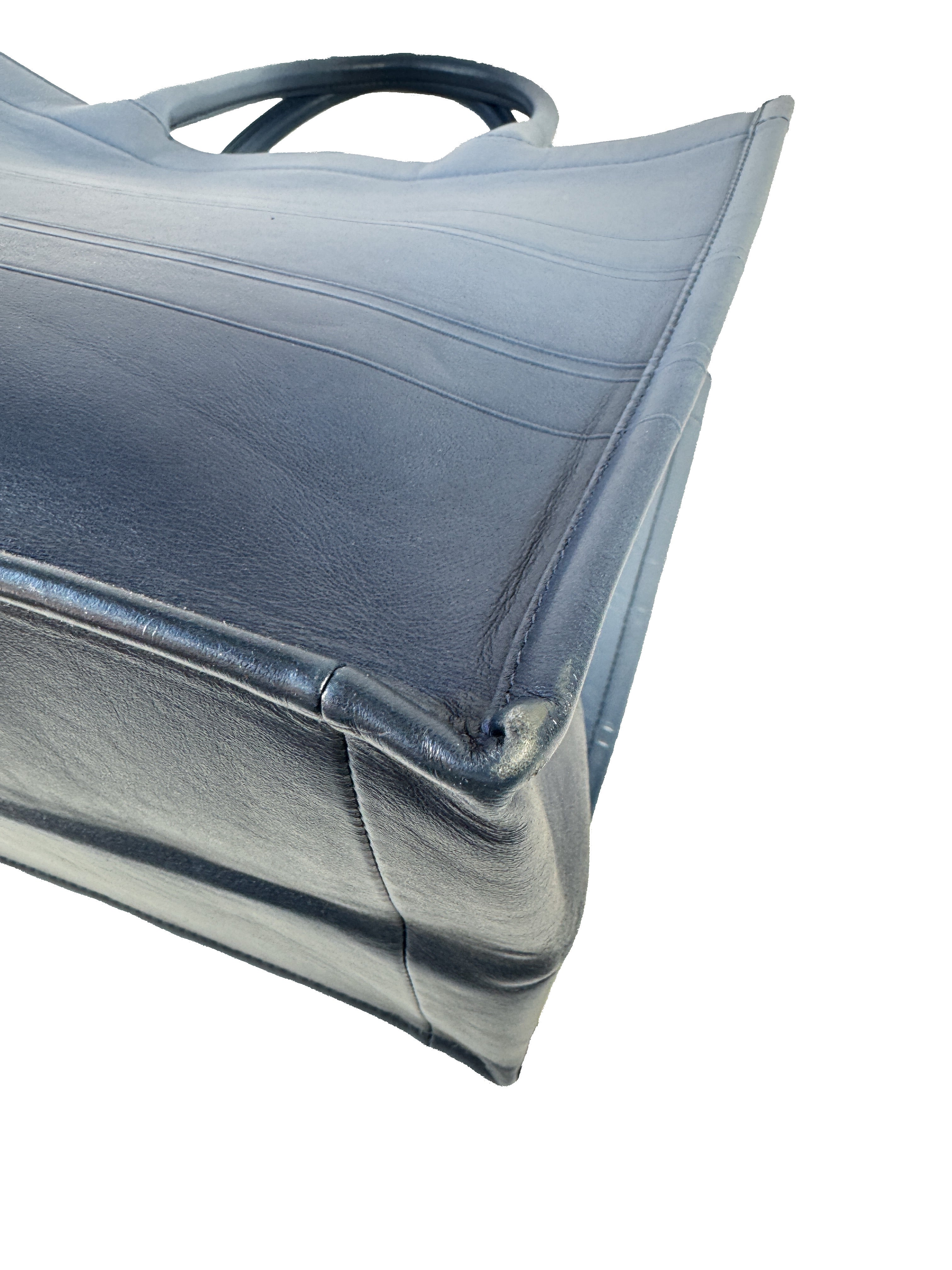 Christian Dior blue leather ombre book tote 62-MA-0211