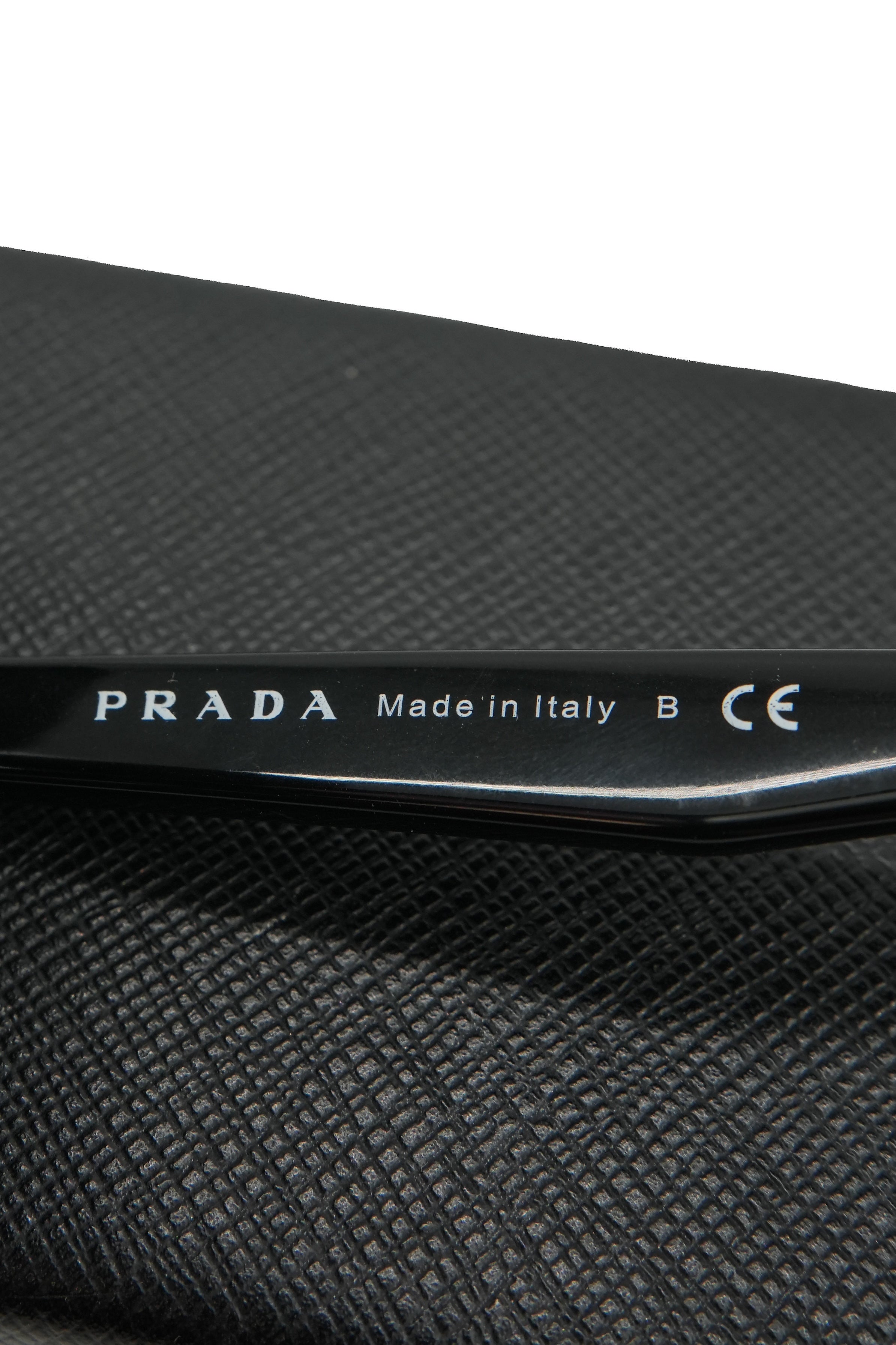 Prada black sunglasses SPR19P *case*