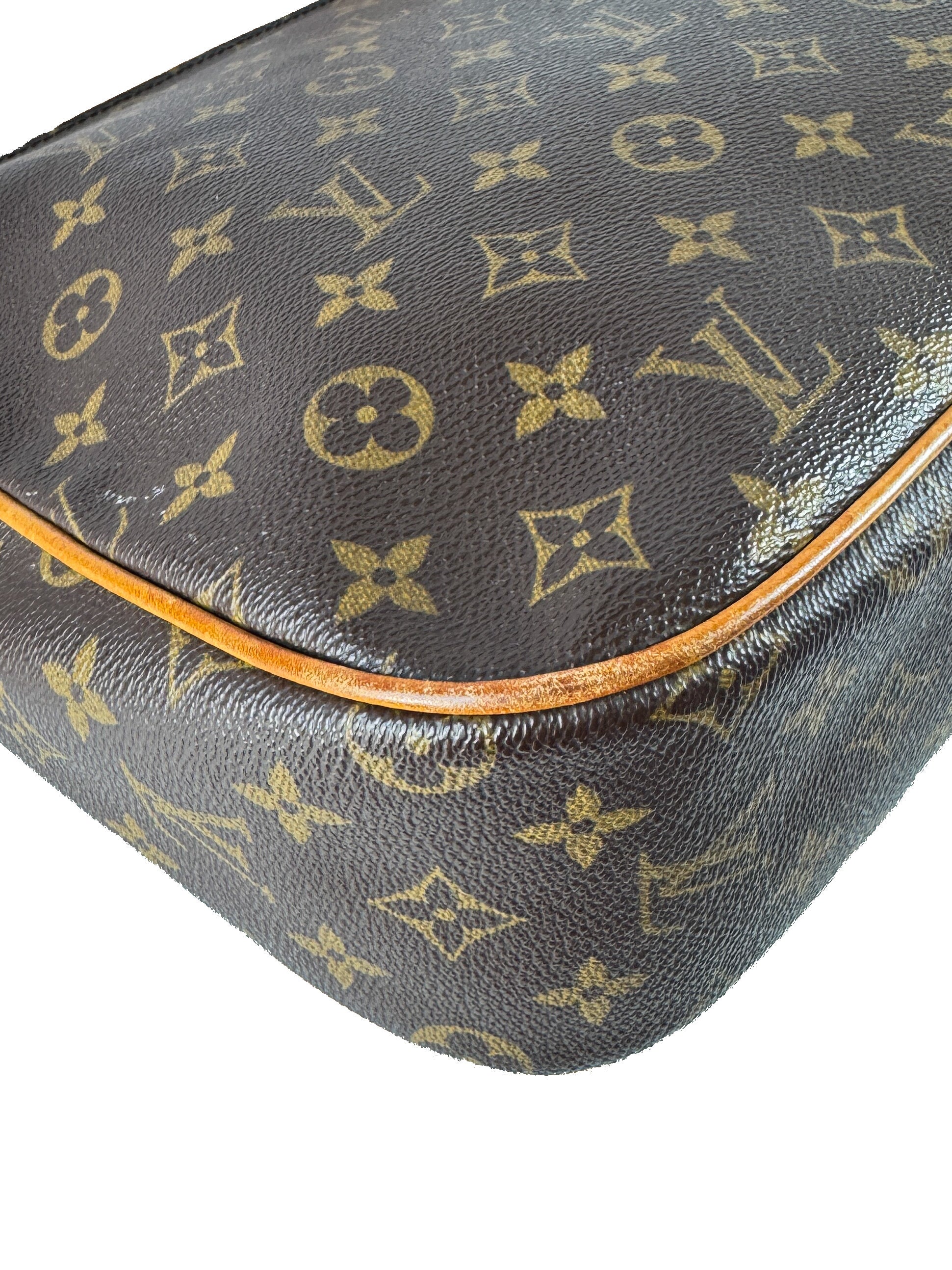 Louis Vuitton monogram Hudson GM VI0046