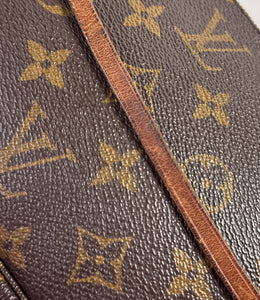 Louis Vuitton monogram vintage pochette BJ1011