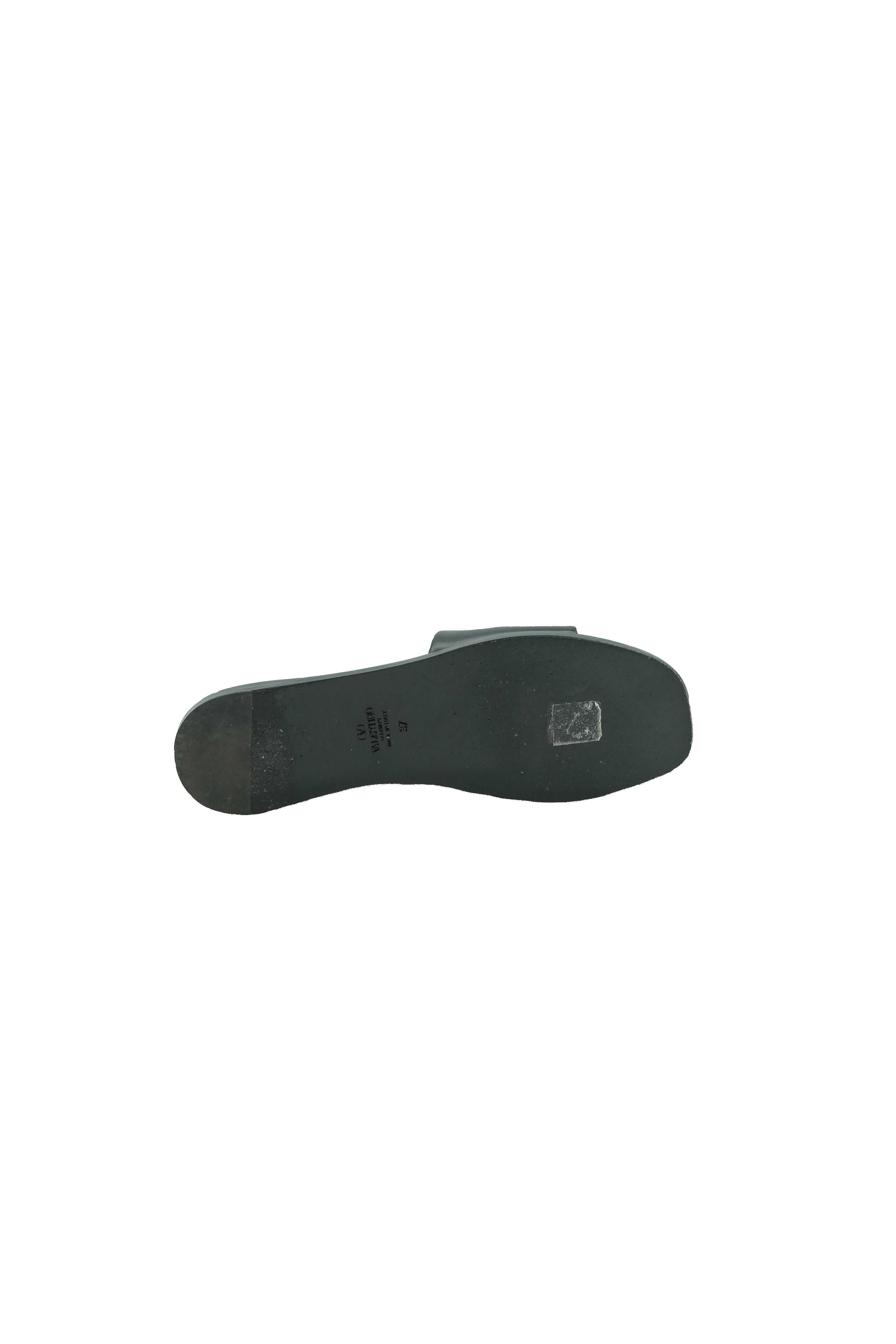 Valentino Garavani black VLogo cutout slides size 37
