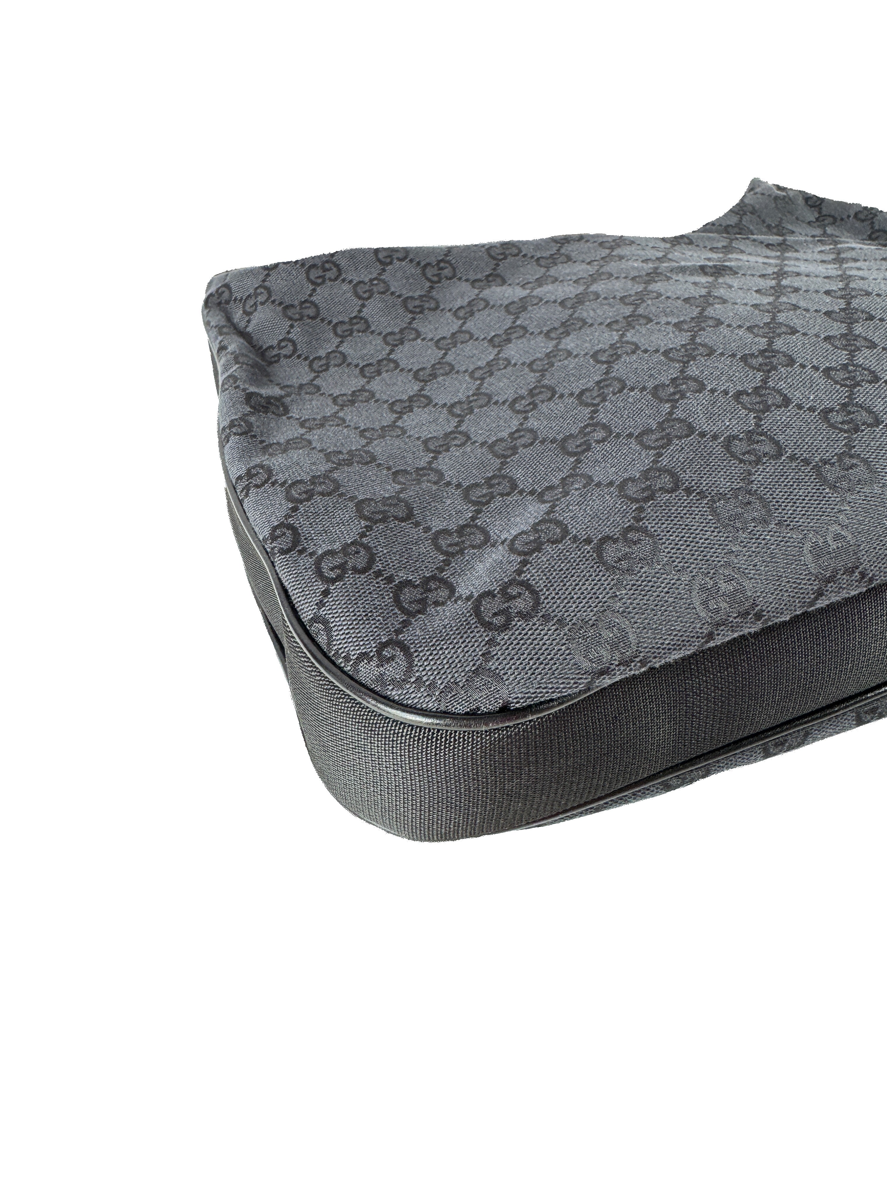 Gucci black GG attache vintage shoulder bag 001 3341 3444