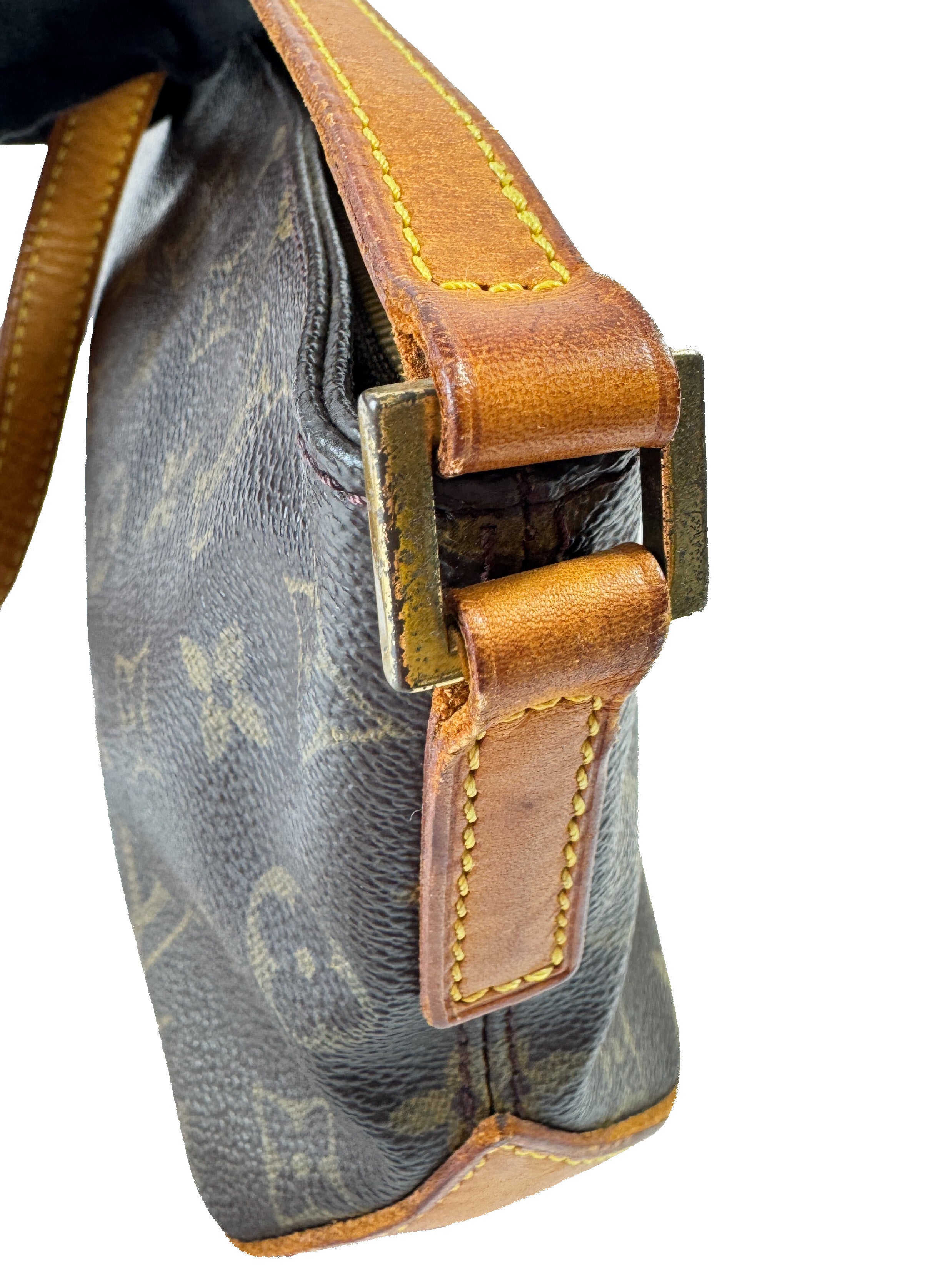 Louis Vuitton monogram Trotteur bag AR0041