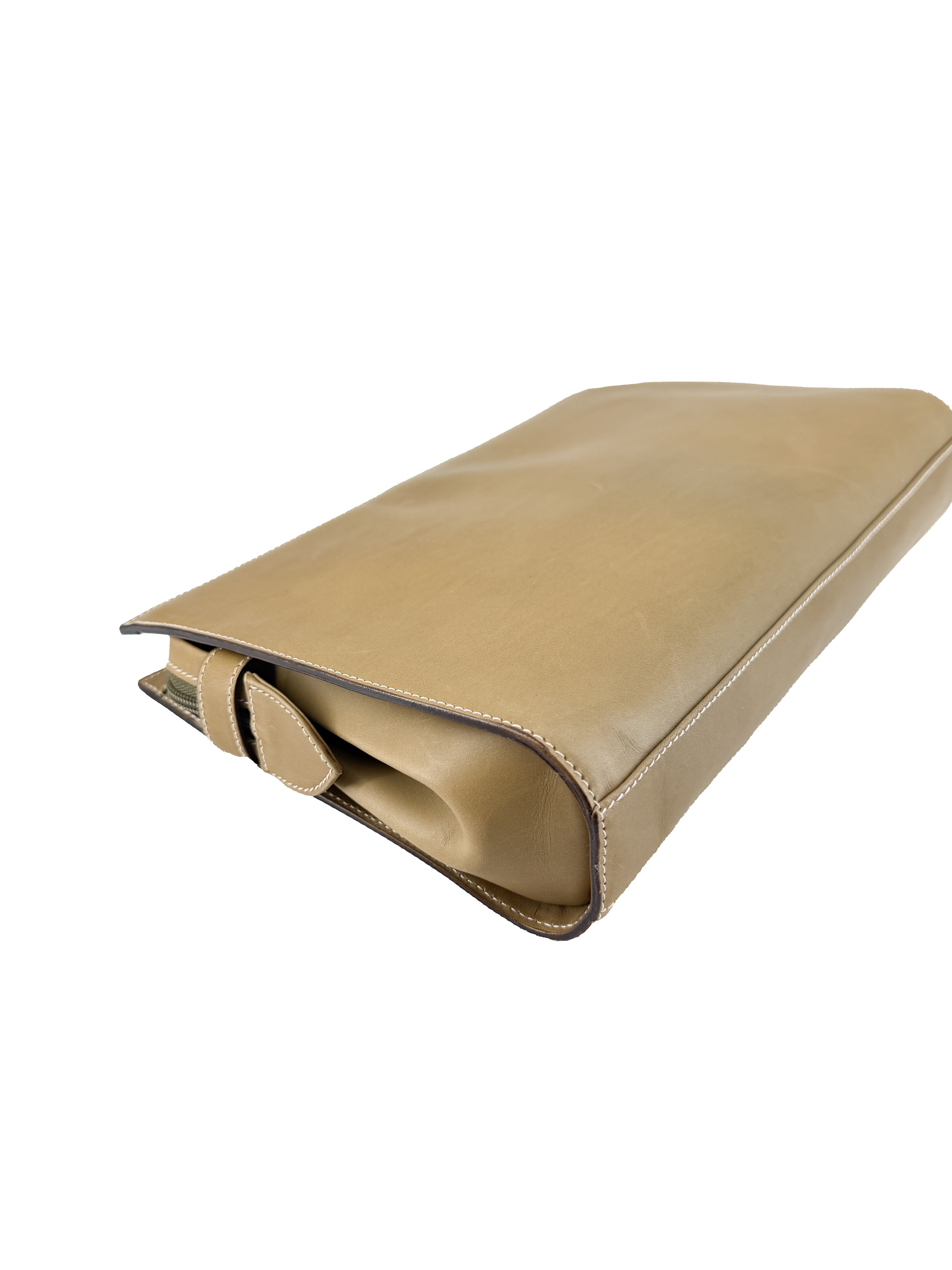 Gucci vintage olive leather clutch 004-261-0420