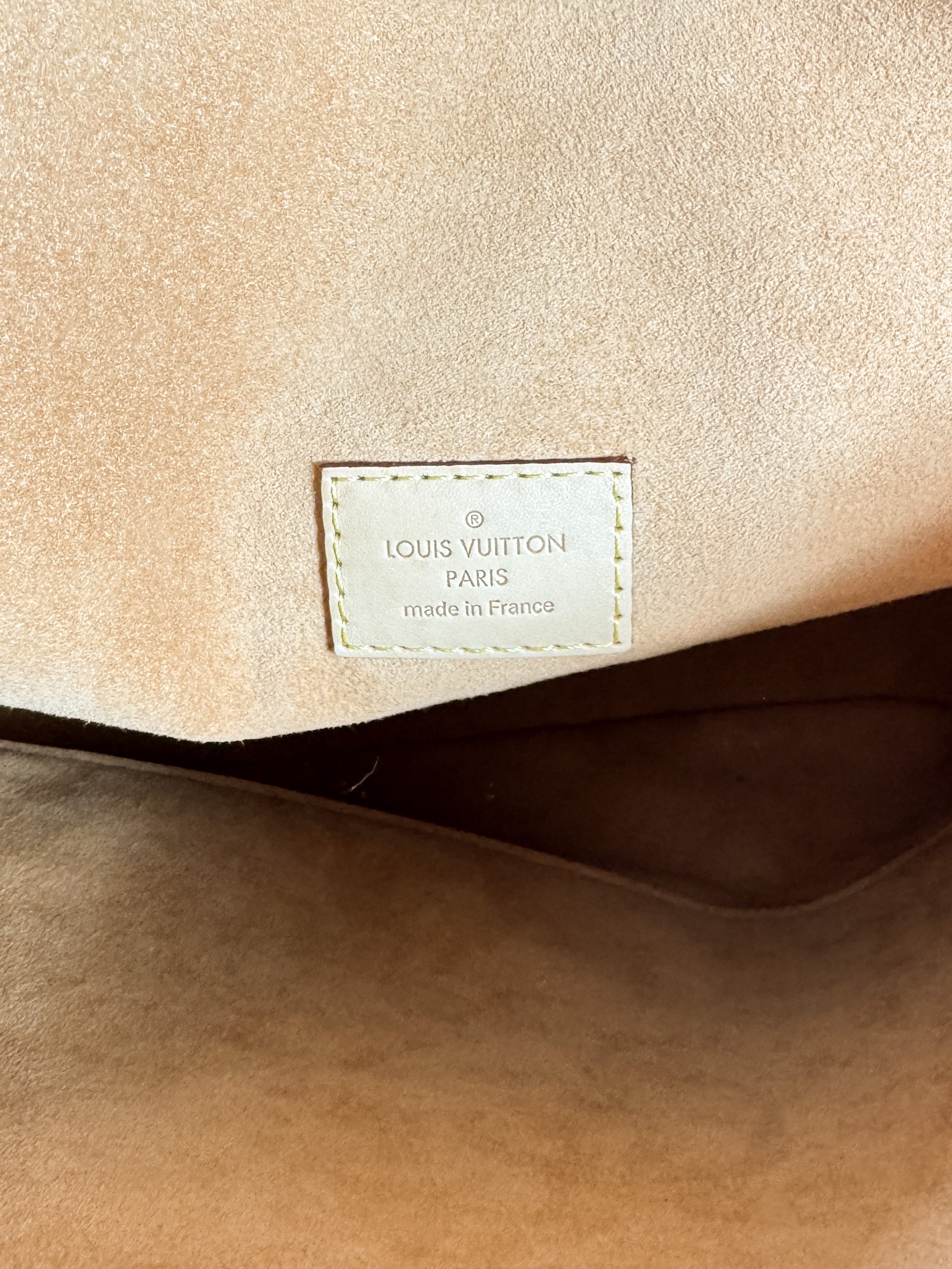 Louis Vuitton monogram gold Gaia shoulder bag DR0136