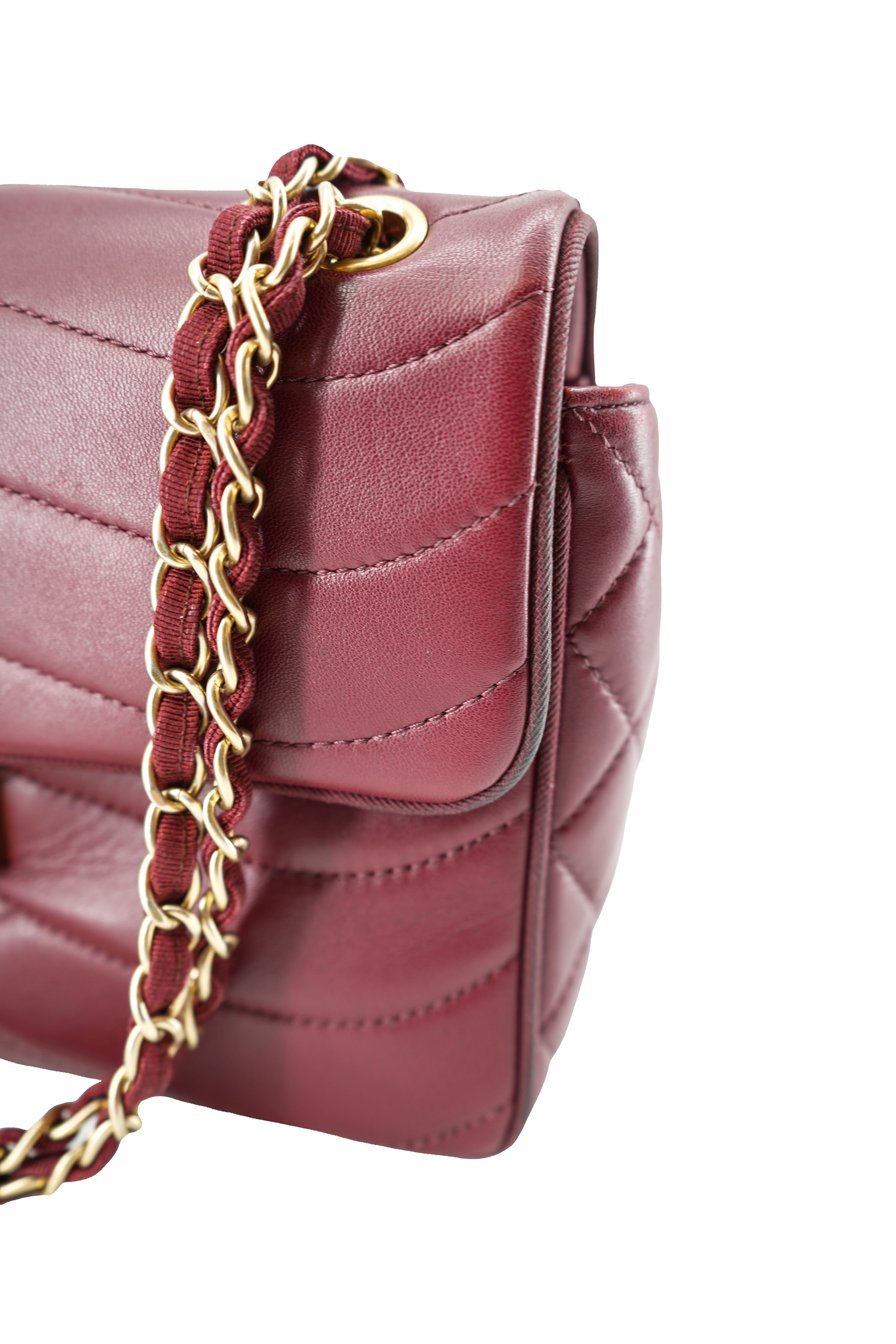 Chanel dark red Pagoda flap bag 22139878