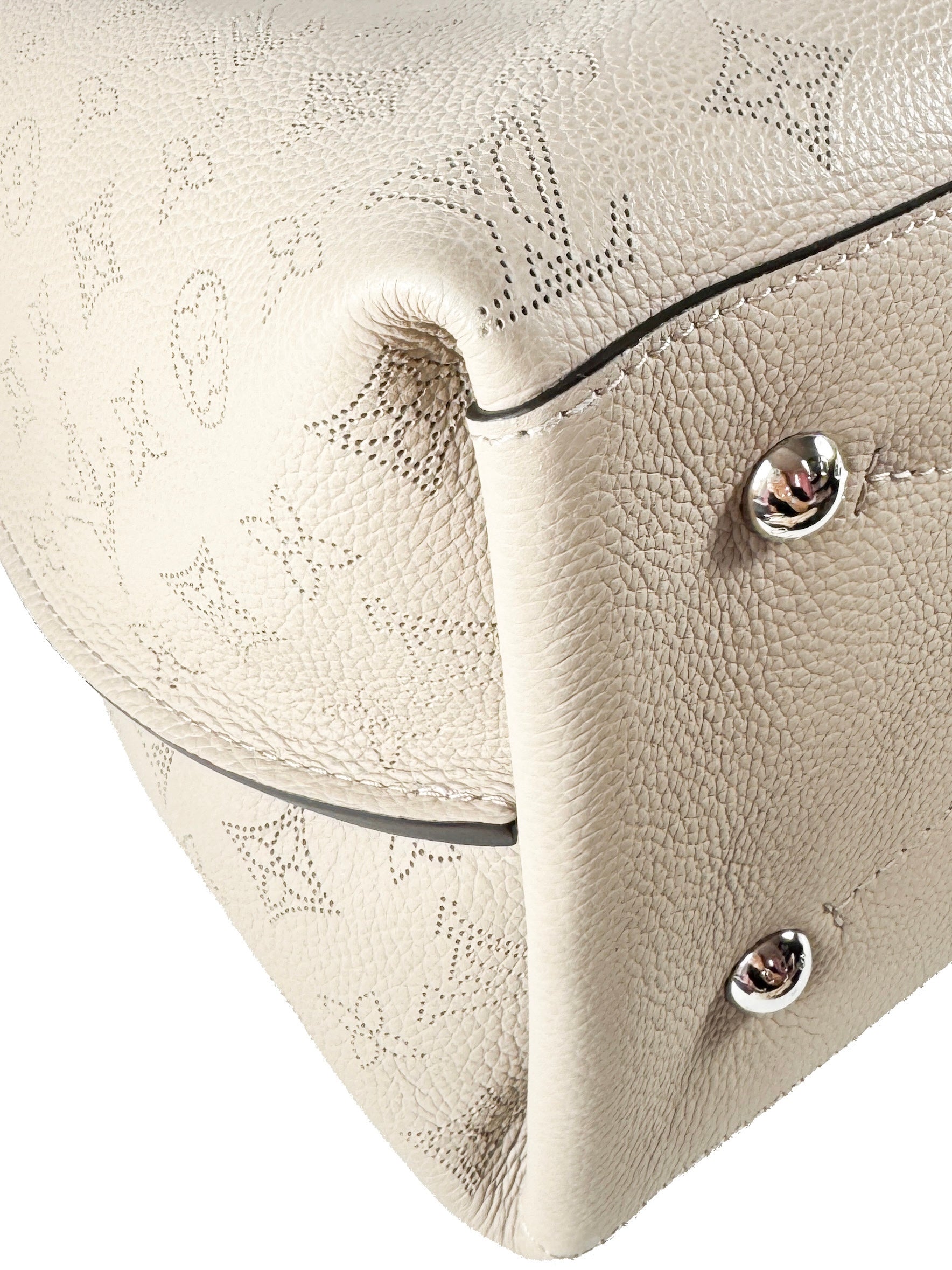 Louis Vuitton Carmel mahina leather shoulder bag NFC