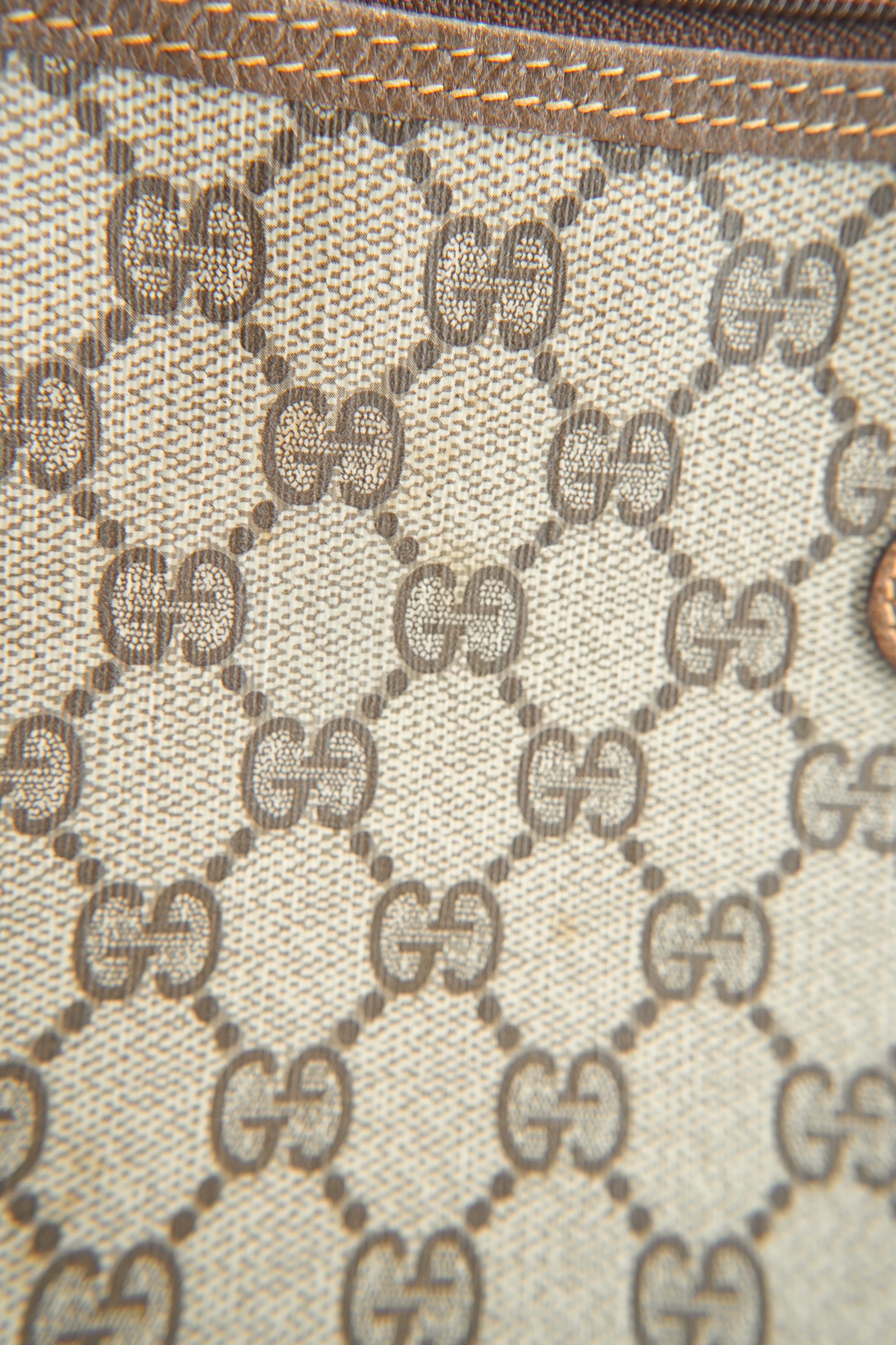 Gucci brown vintage zip pouch 014-115-6088