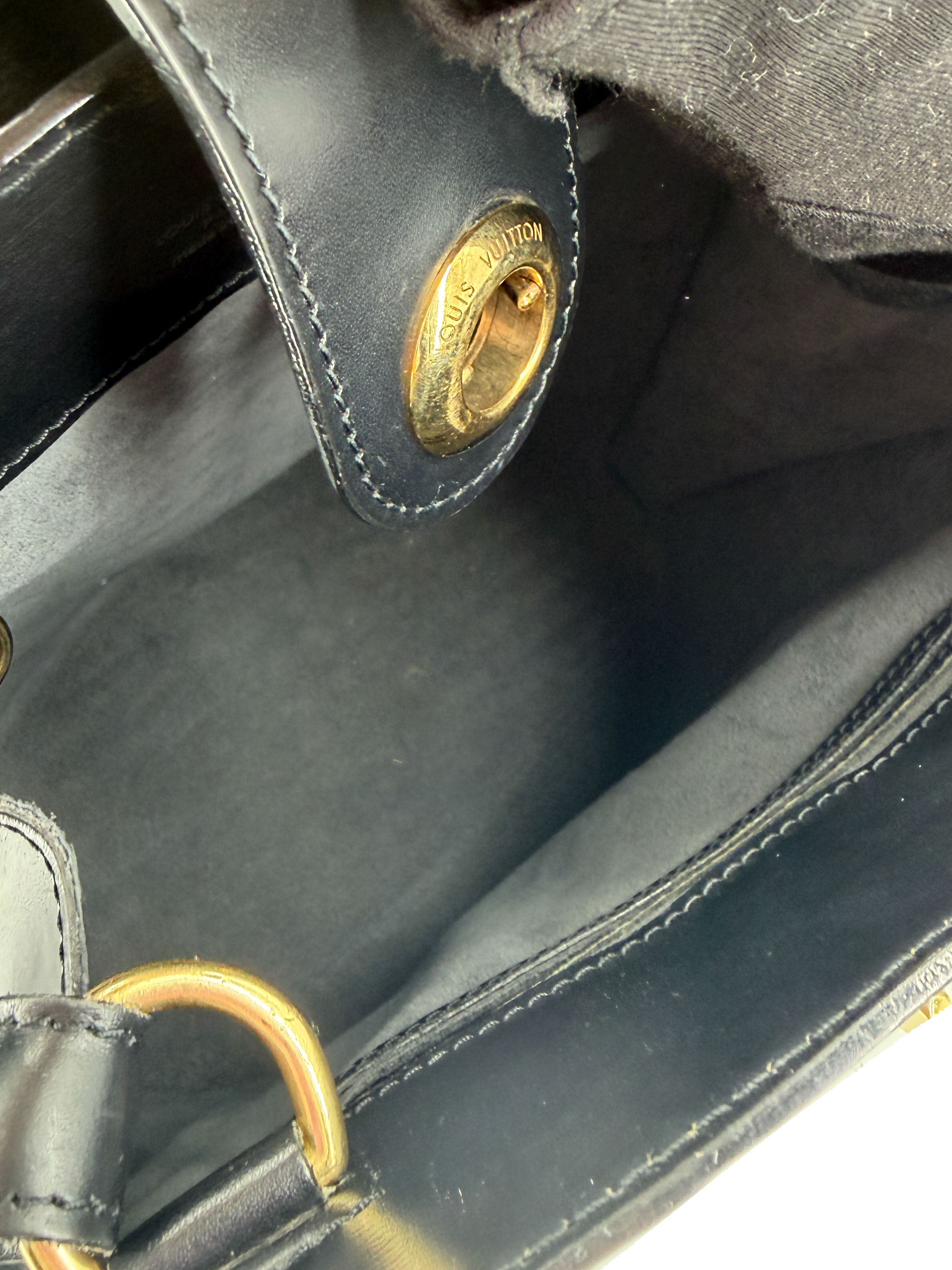 Louis Vuitton black epi leather Cluny CA0020