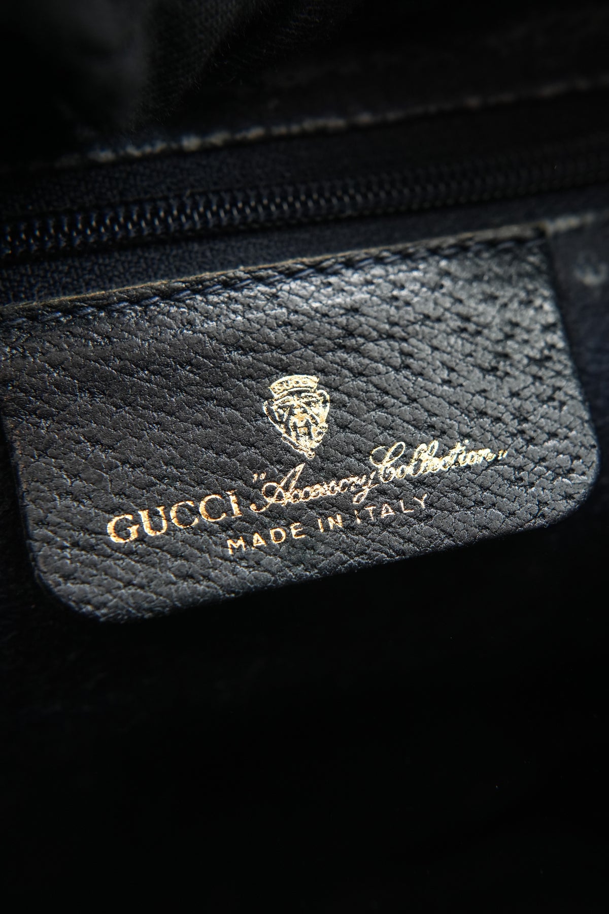 Gucci navy vintage sherry line crossbody 89-02-032