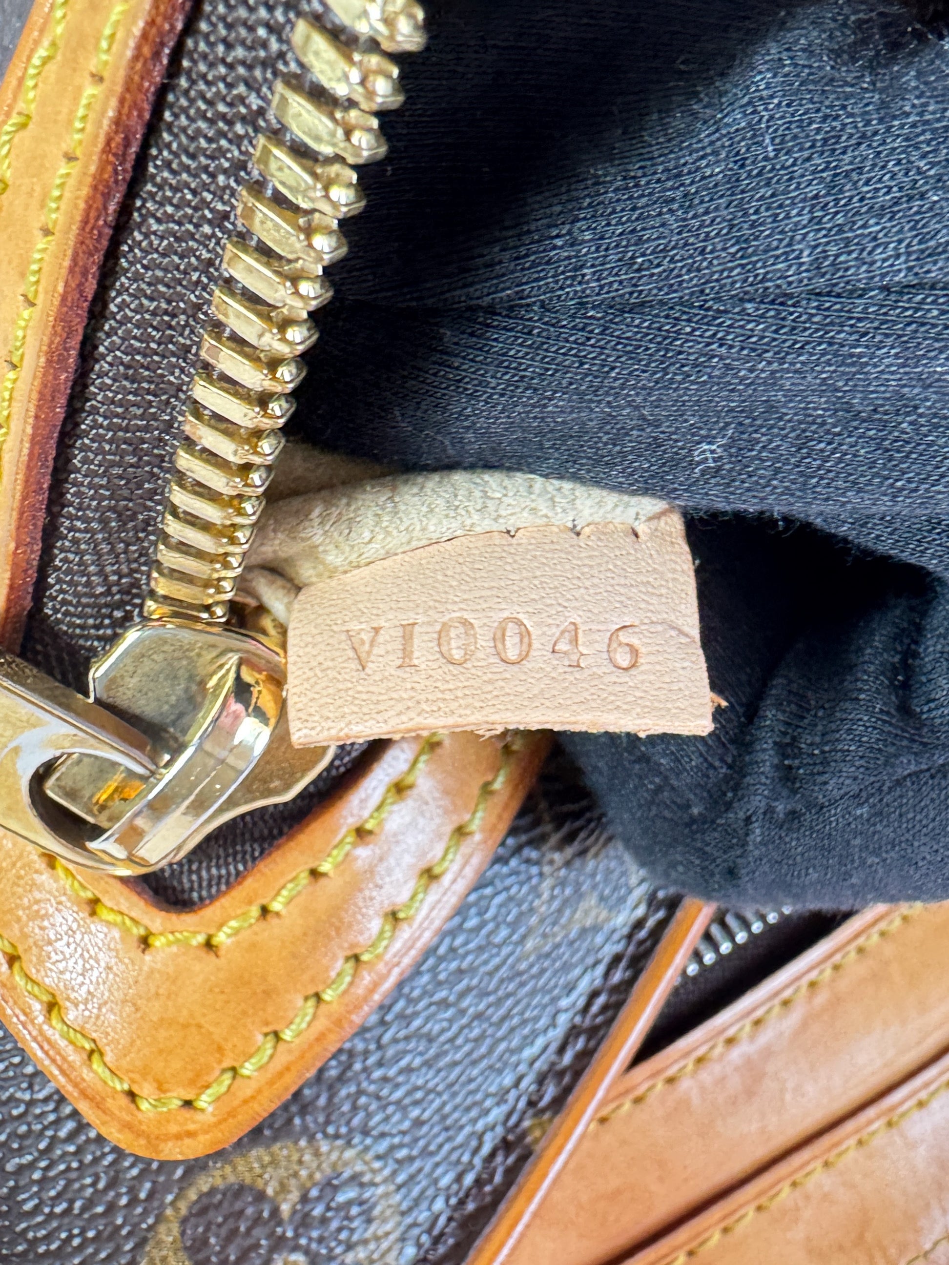 Louis Vuitton monogram Hudson GM VI0046