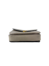Louis Vuitton Pochette Metis turtledove empreinte leather NFC