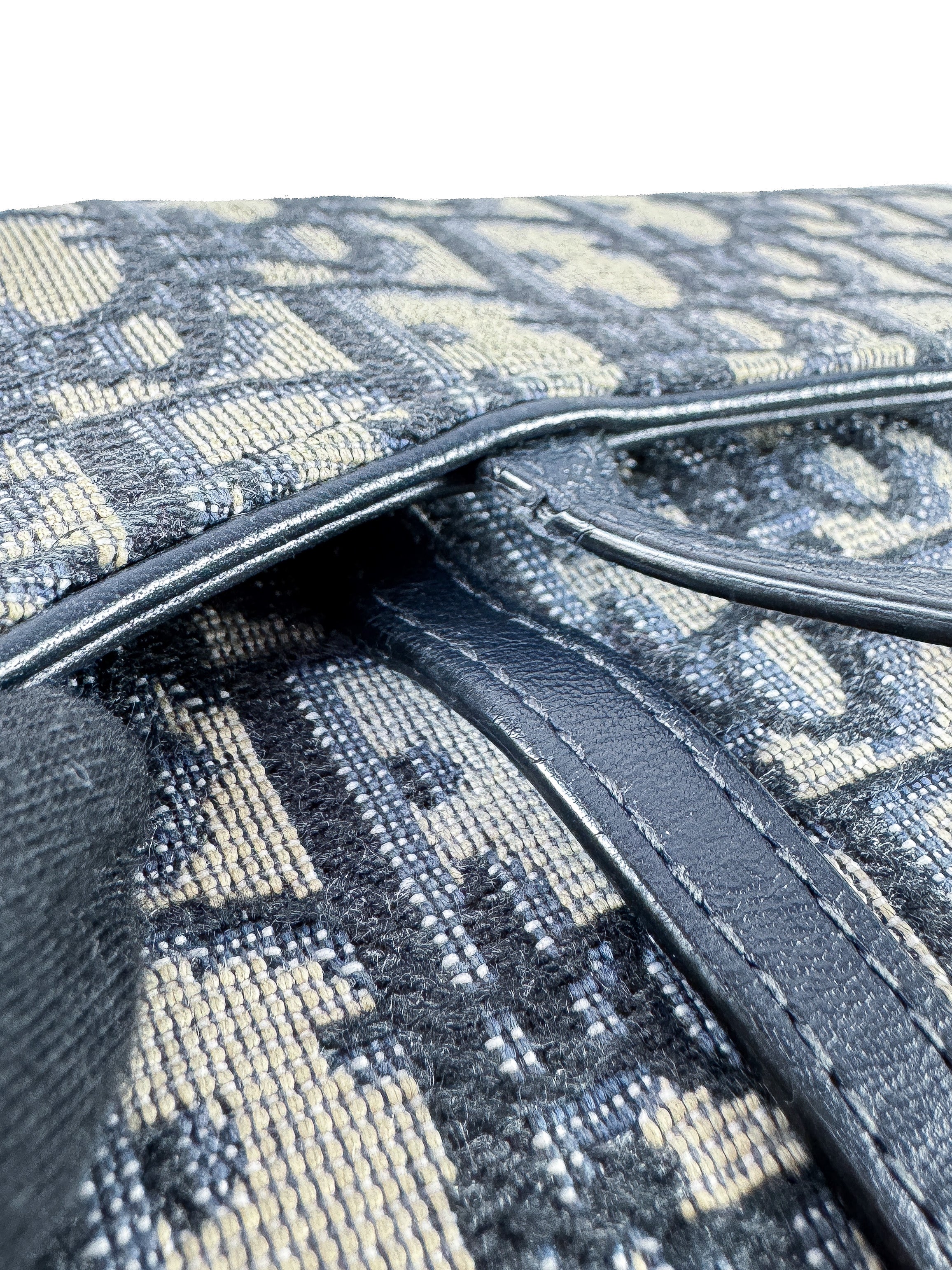 Christian Dior navy Saddle pouch in Oblique jacquard 41-MA-0221