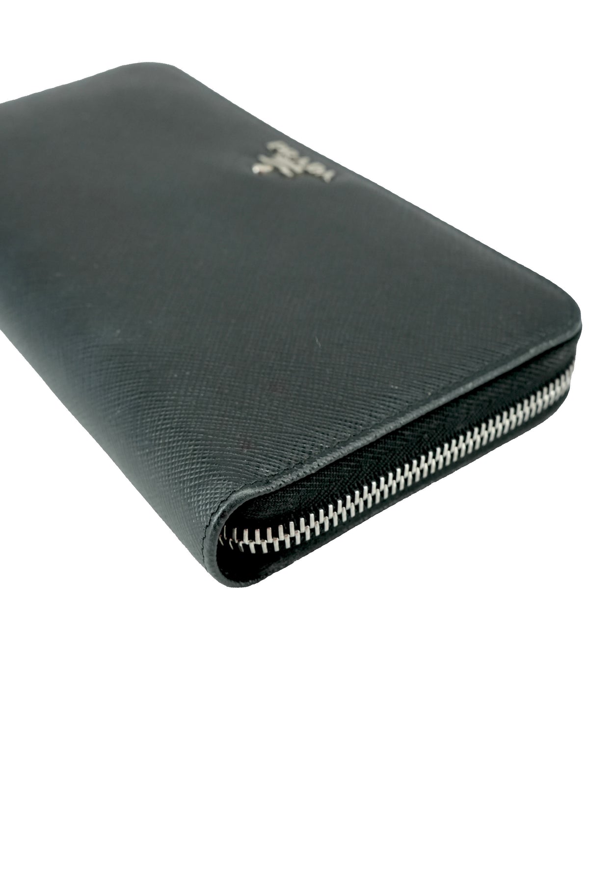 Prada black leather saffiano leather zip around 42
