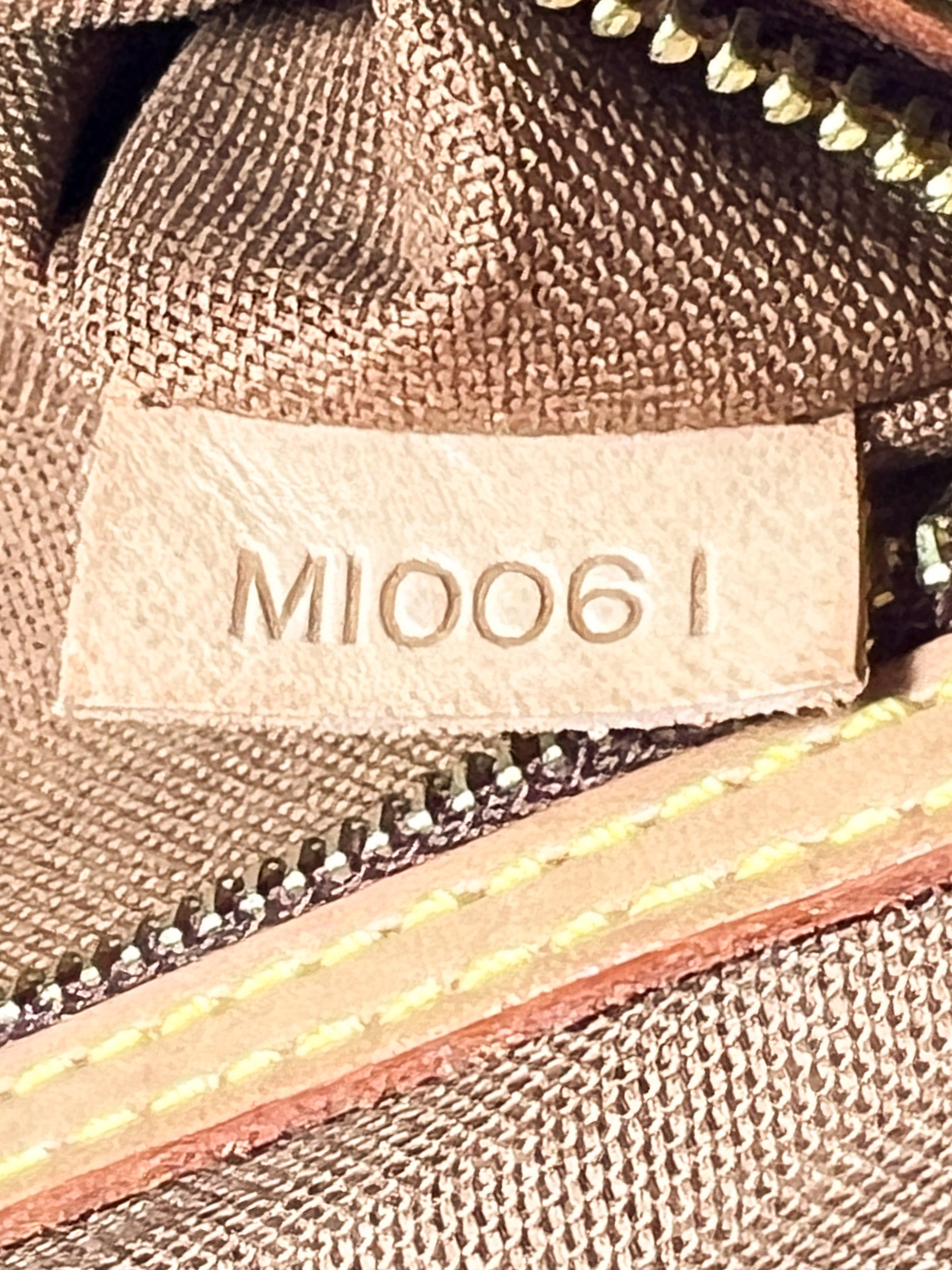 Louis Vuitton monogram mini Looping MI0061