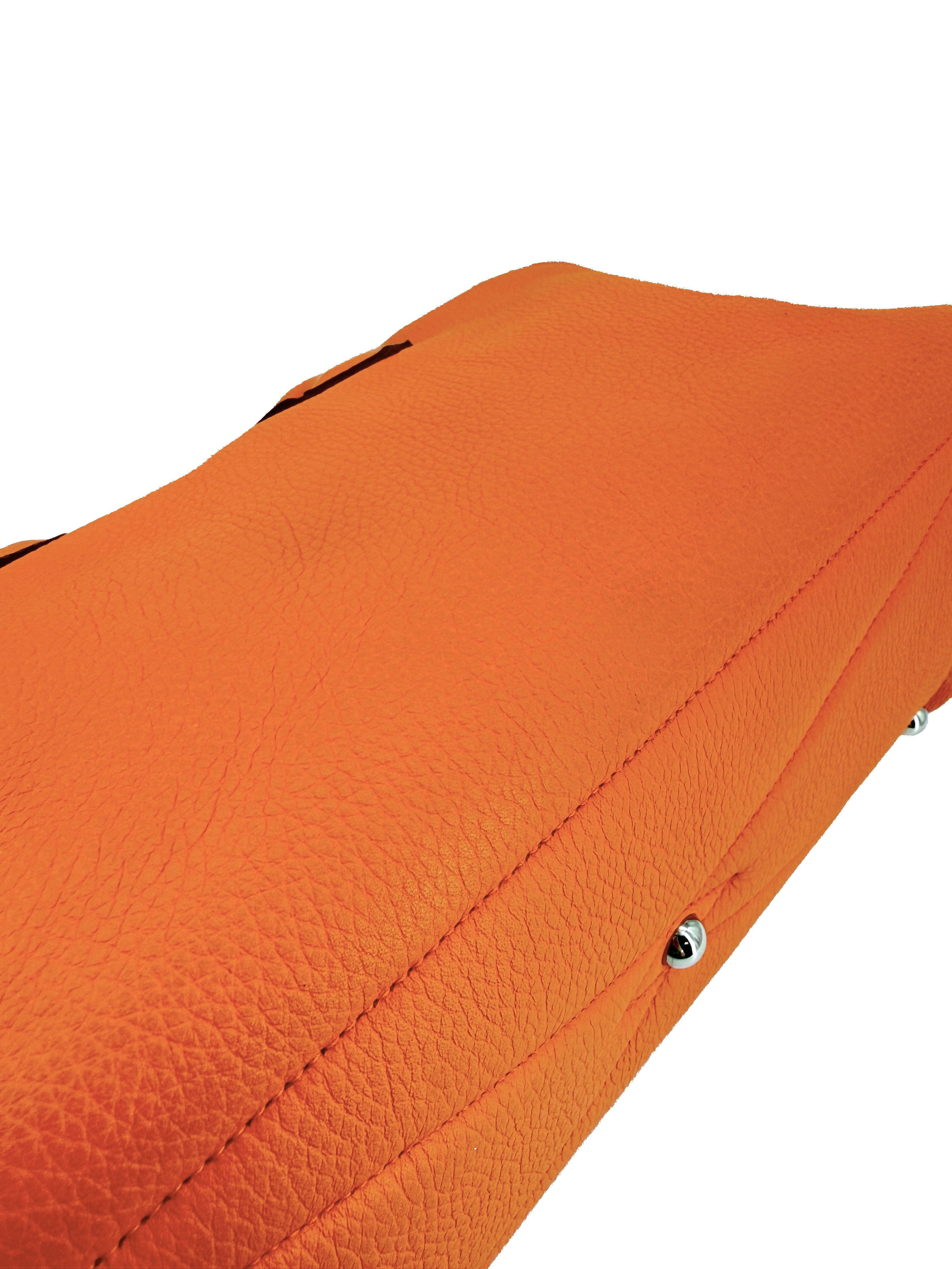 Hermès orange Clemence leather Victoria 35 square N