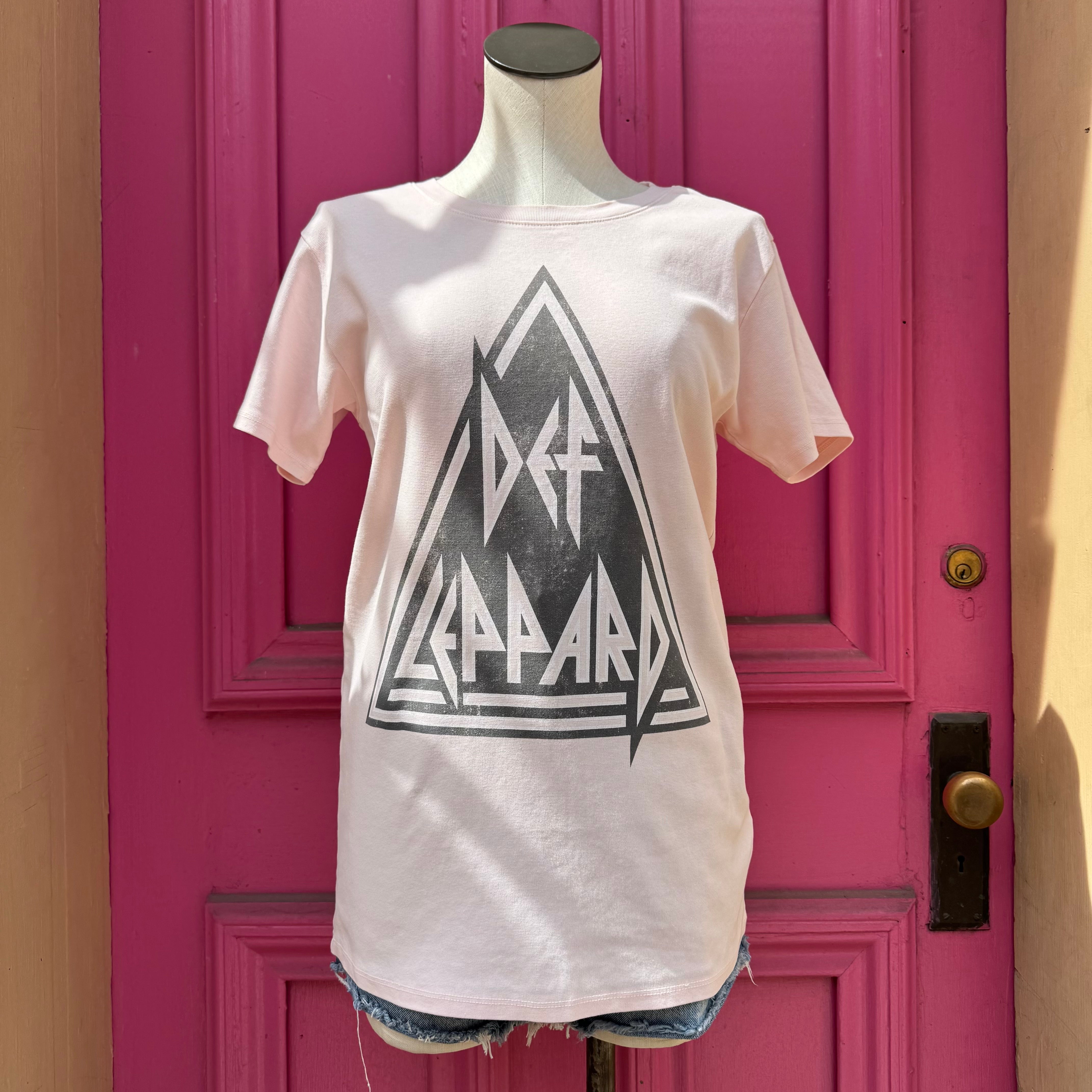 Recycled Karma pink Def Leppard tee size S