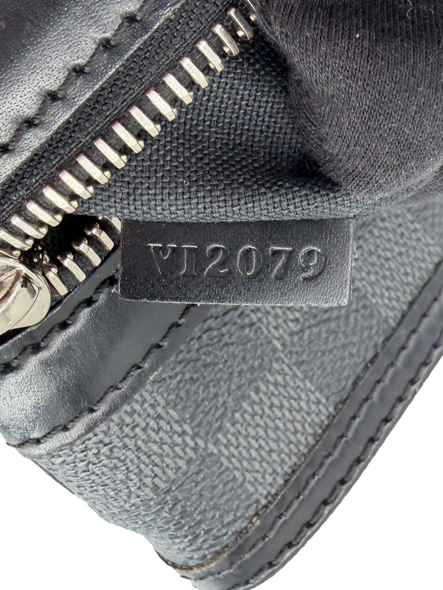 Louis Vuitton damier graphite Thomas crossbody VI2079