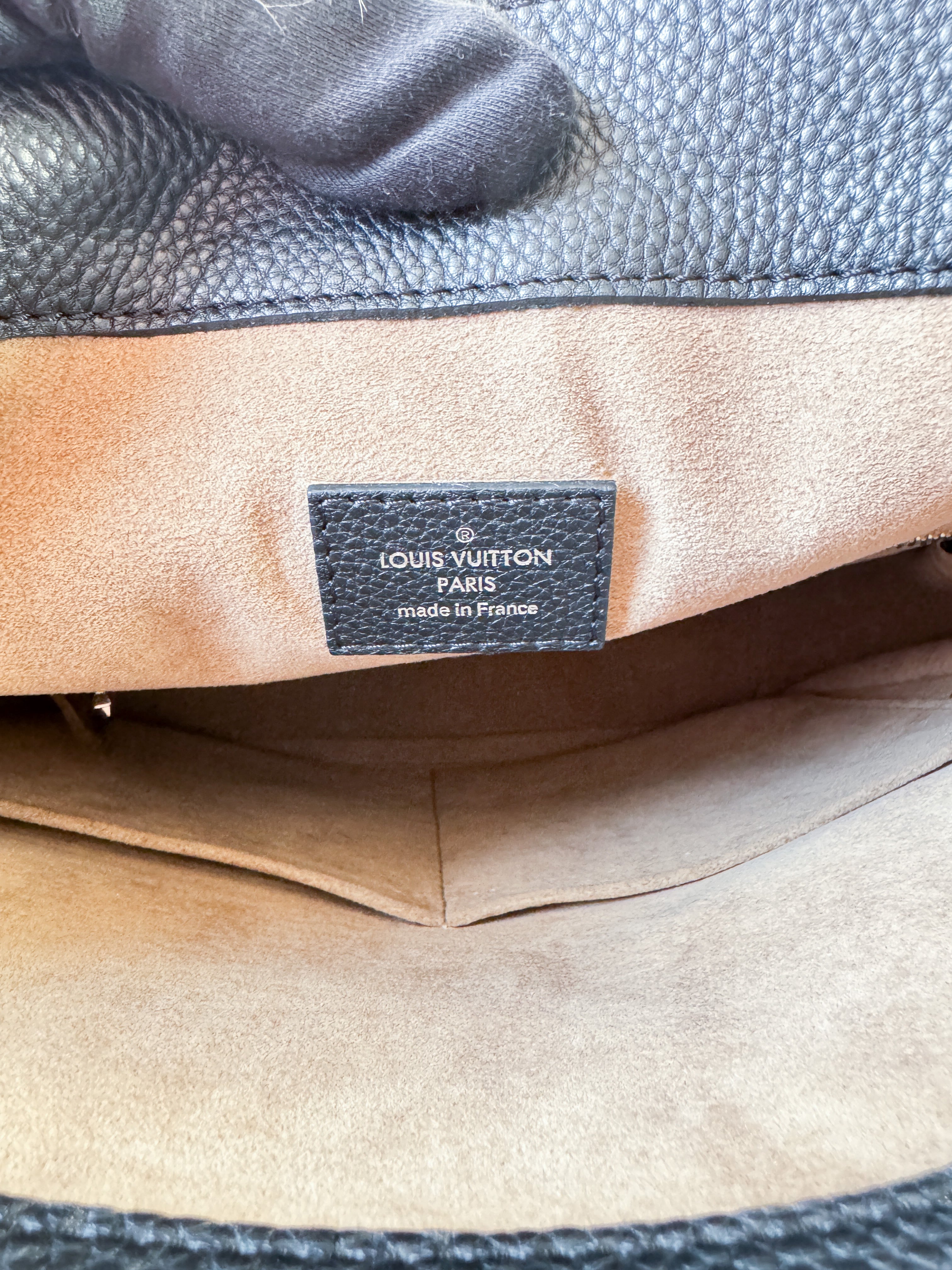 Louis Vuitton black Babylone Handbag Mahina Leather PM AH1155