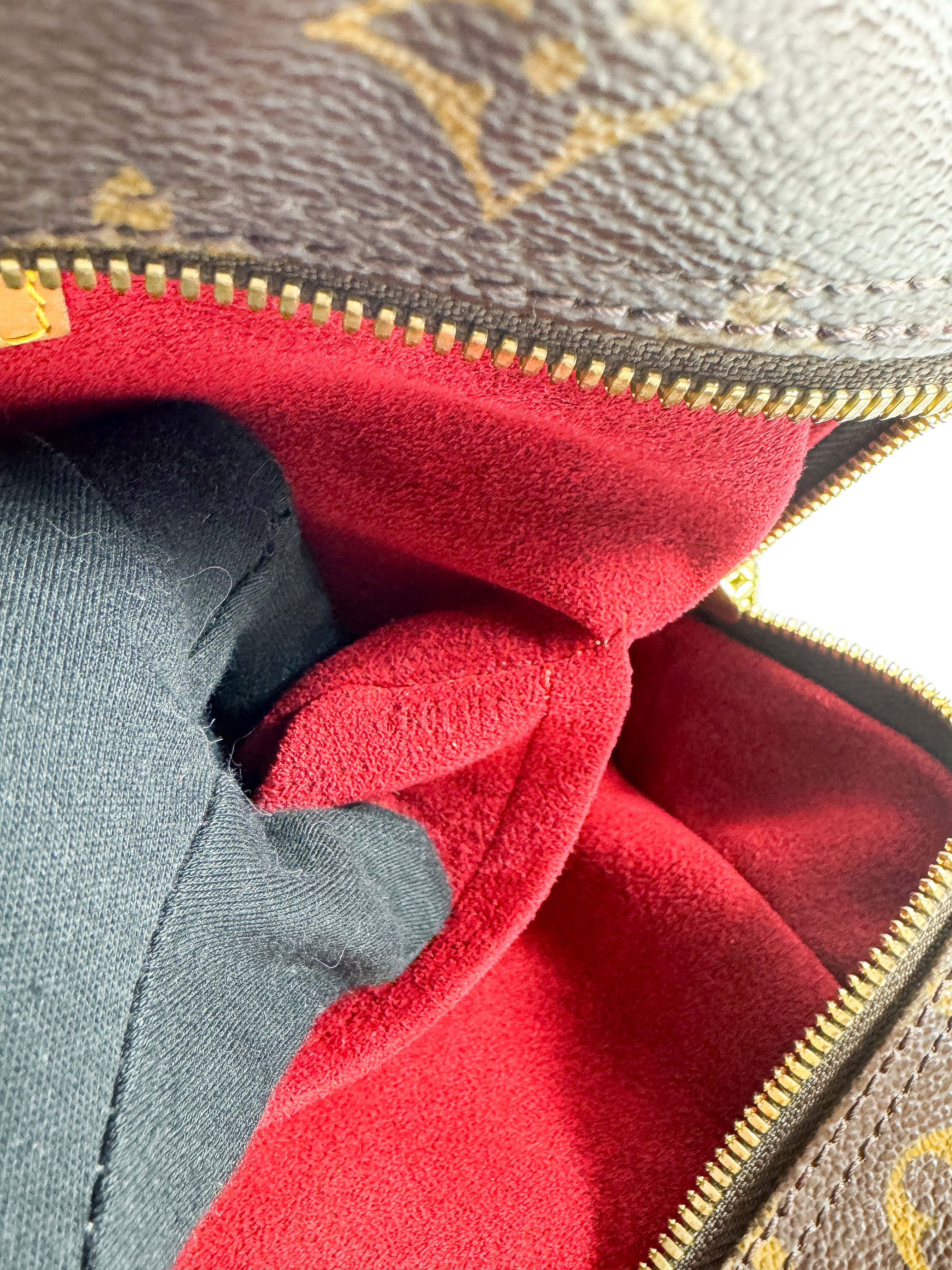 Louis Vuitton monogram vintage Excentri-Cite TH0093