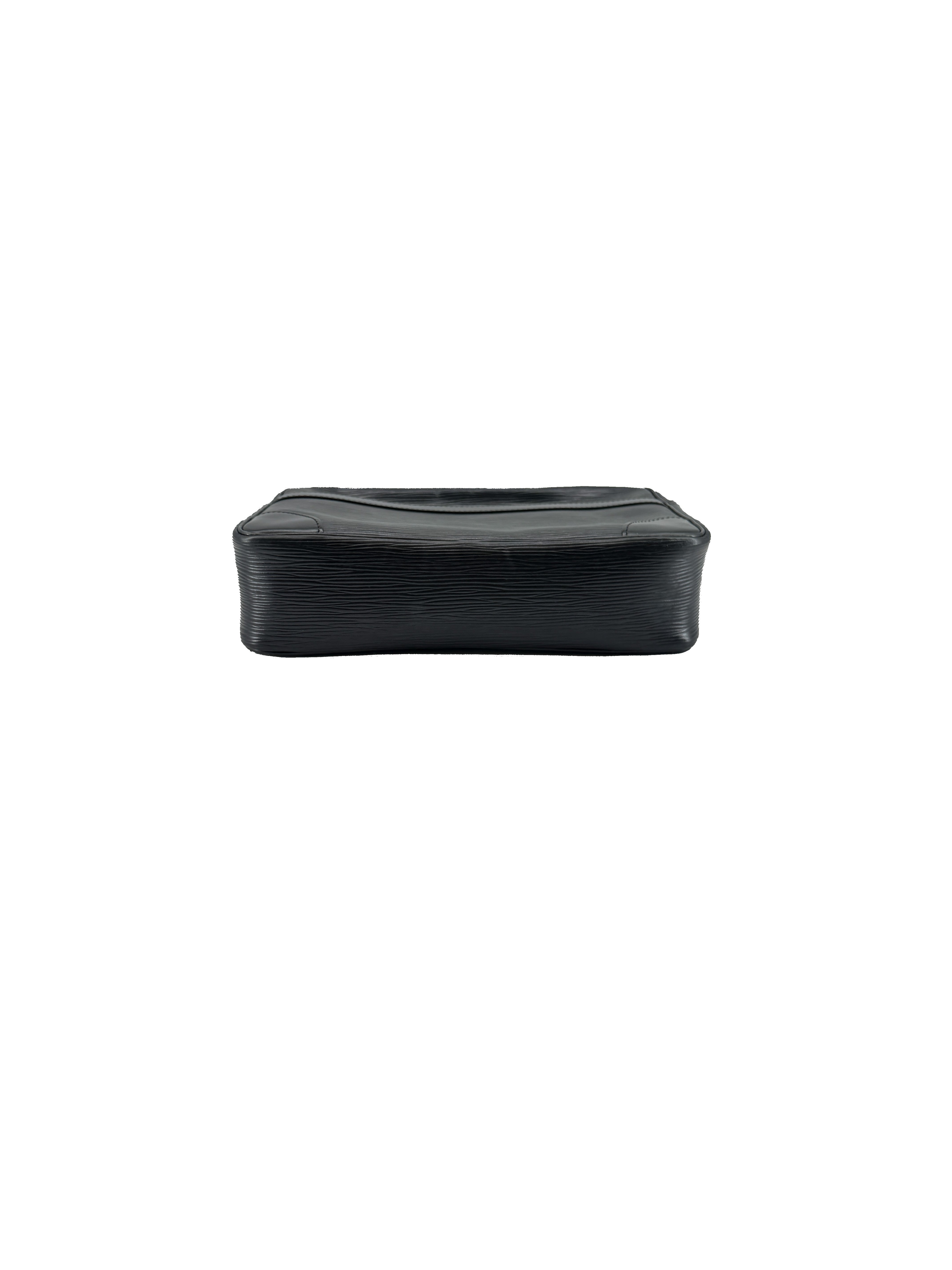 Louis Vuitton black epi trocadero 27 MI0950