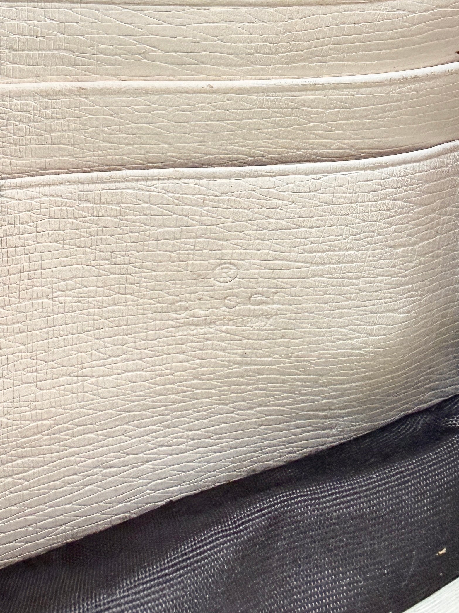 Gucci cream Betty wallet on chain 354697-496085
