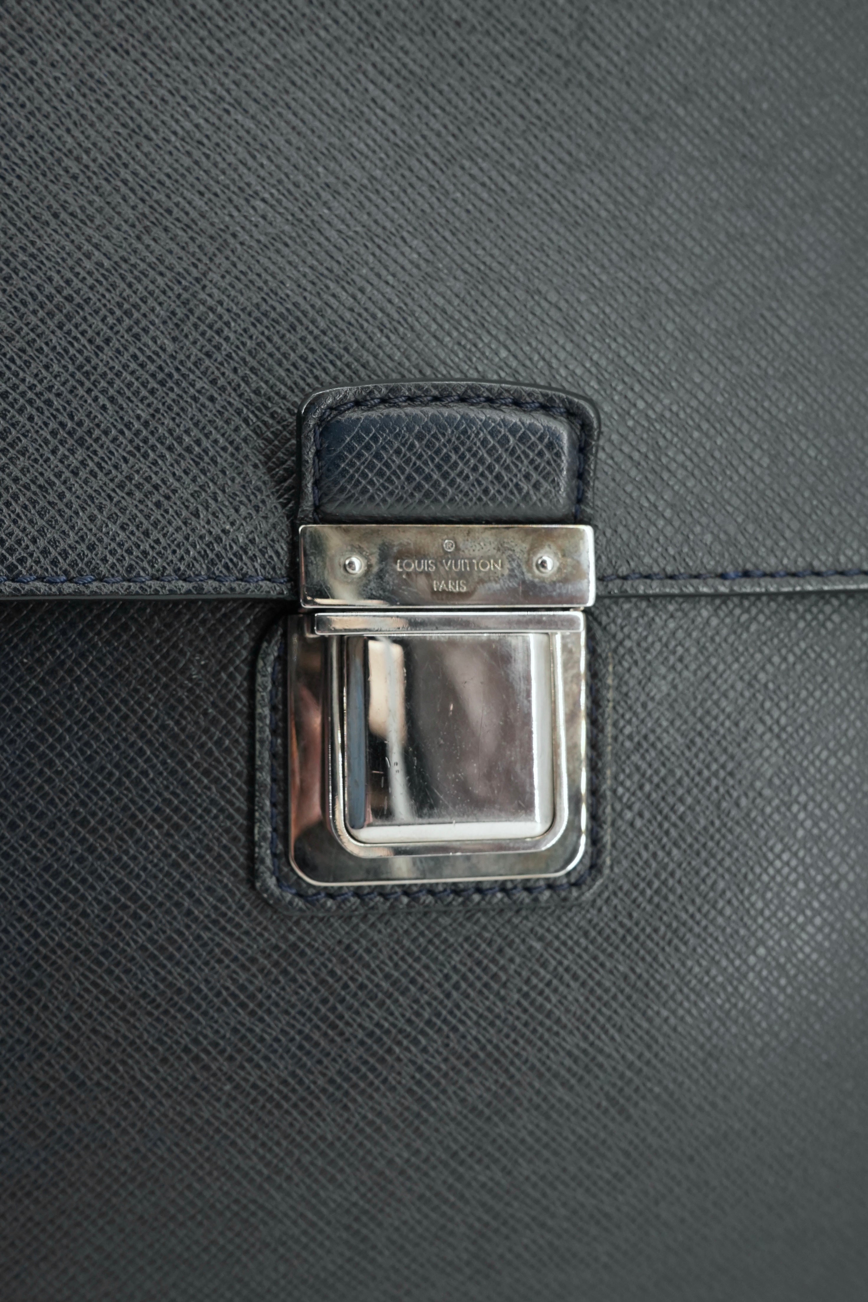 Louis Vuitton navy taiga leather briefcase RI1112