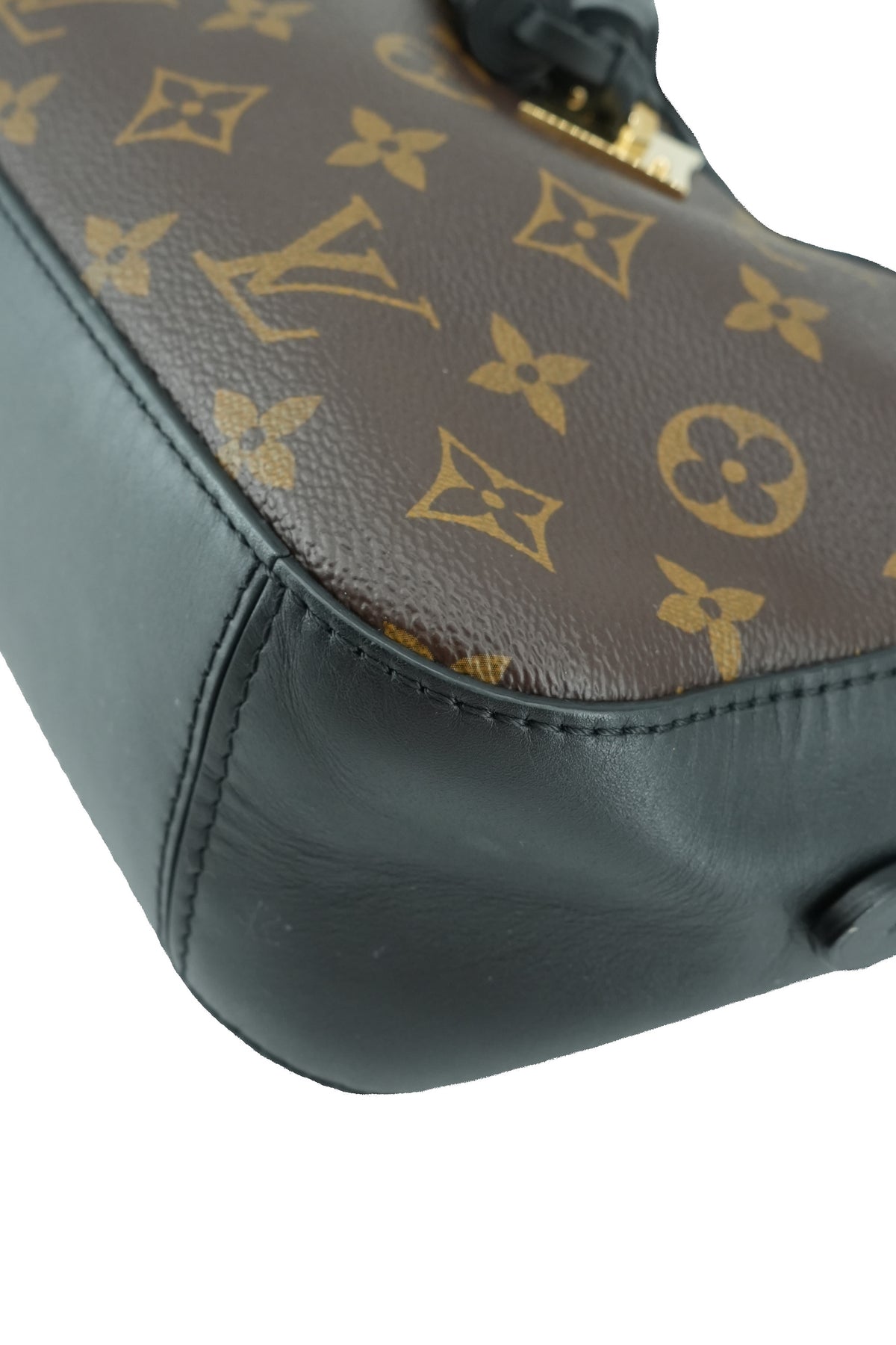 Louis Vuitton monogram black Saintonge crossbody DU2168