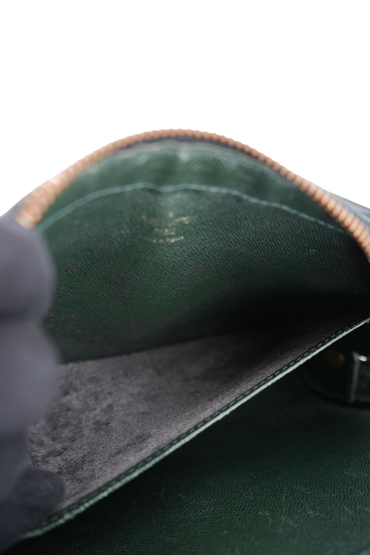 Louis Vuitton green Baikal Taiga leather wristlet/clutch VI0957