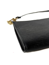 Louis Vuitton black epi vintage pochette AR0916