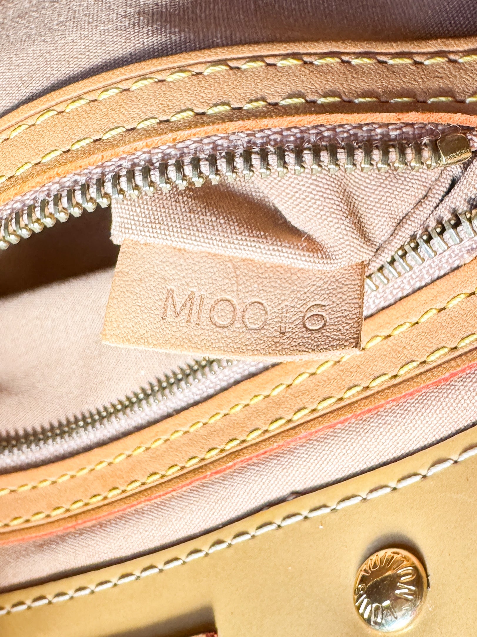 Louis Vuitton monogram Noisette Vernis Reade PM MI0016