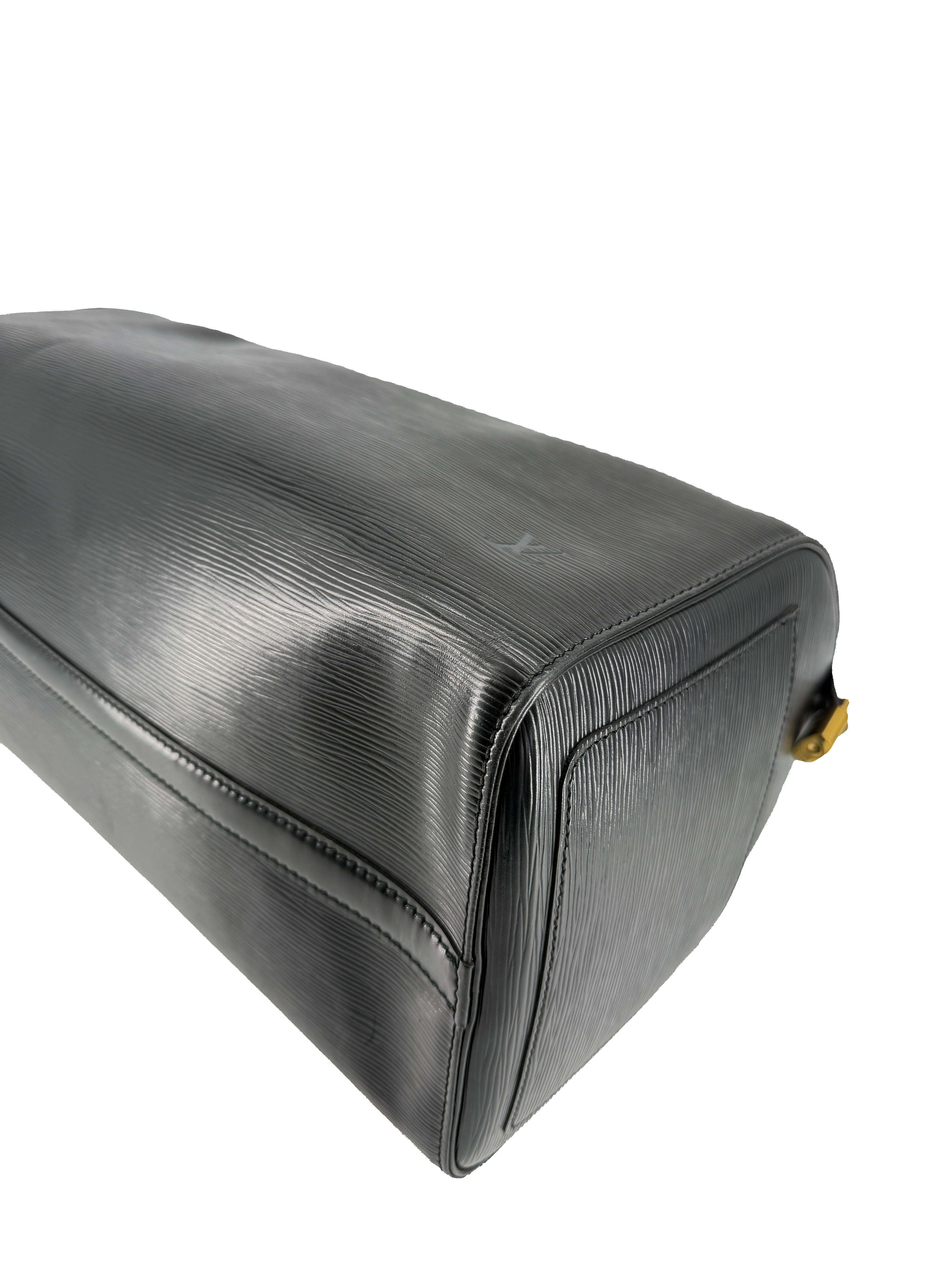 Louis Vuitton black epi Speedy 40 VI0921