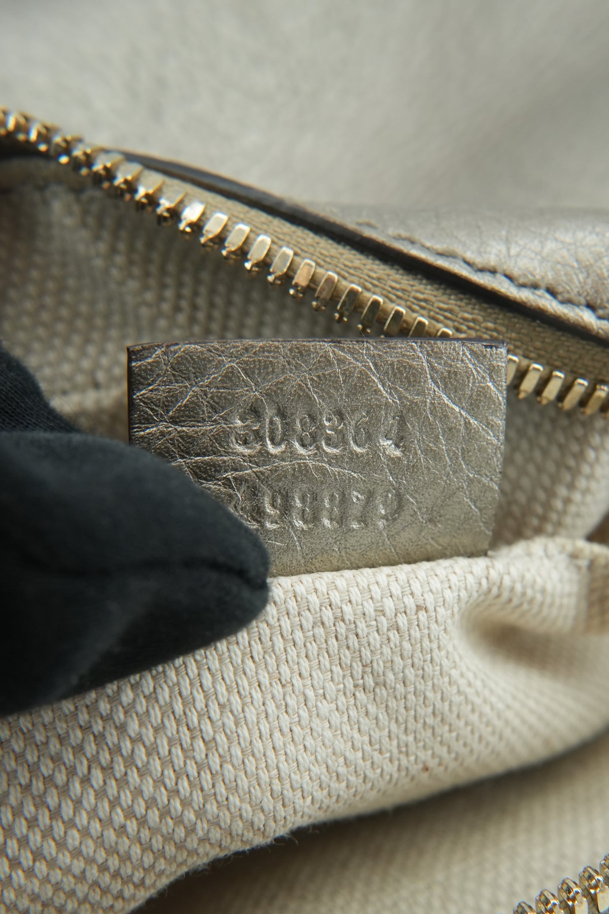 Gucci light pewter metallic soho disco crossbody 308364 498879
