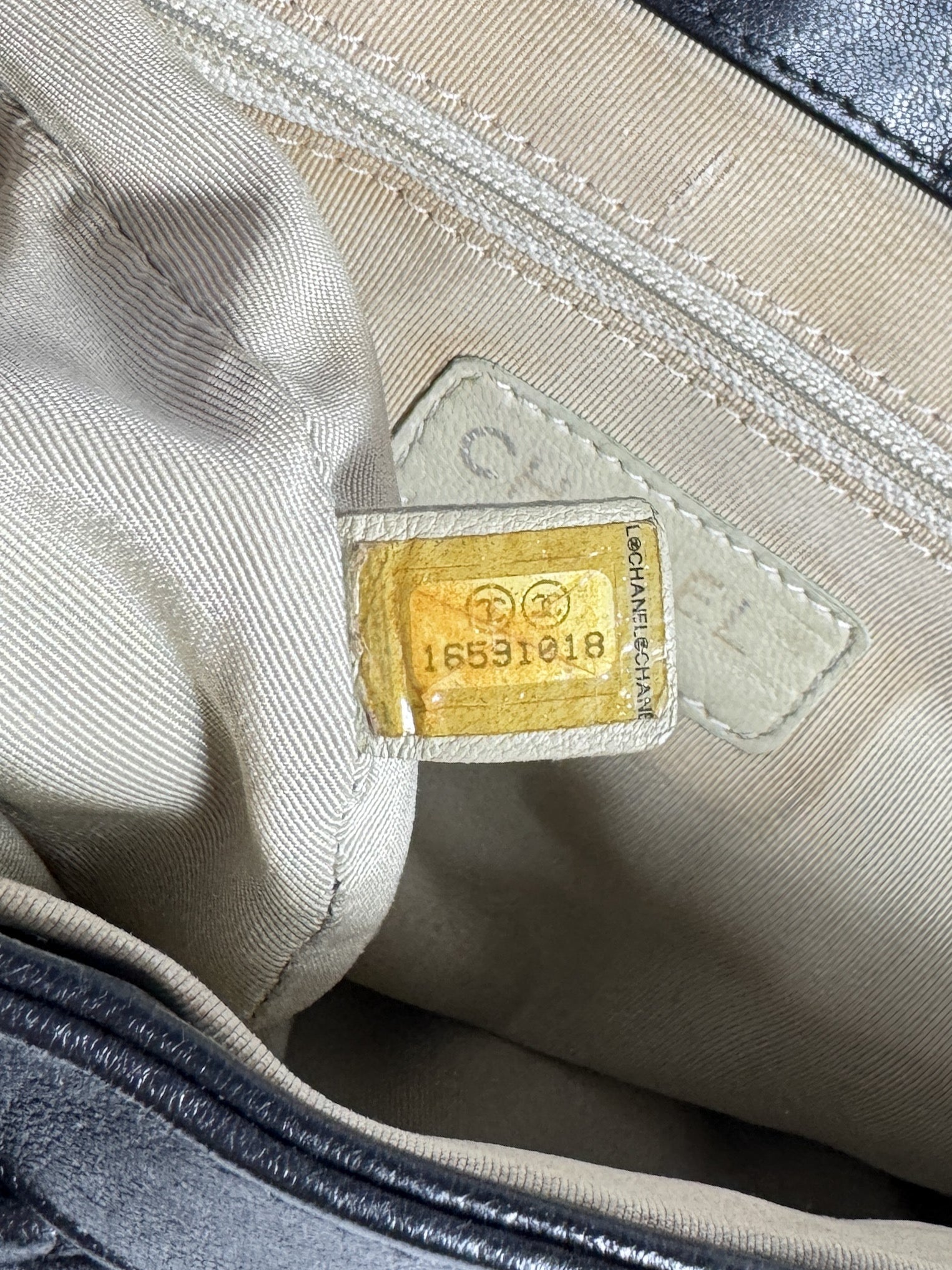 Chanel black quilted leather chain around crossbody 1651018