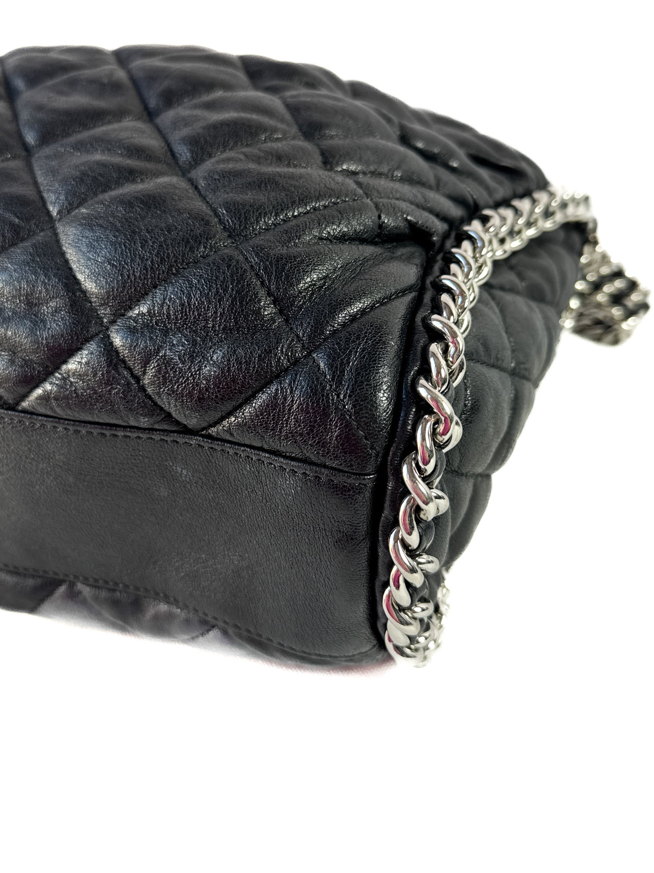 Chanel black chain around hobo quilted shoulder bag 15674661
