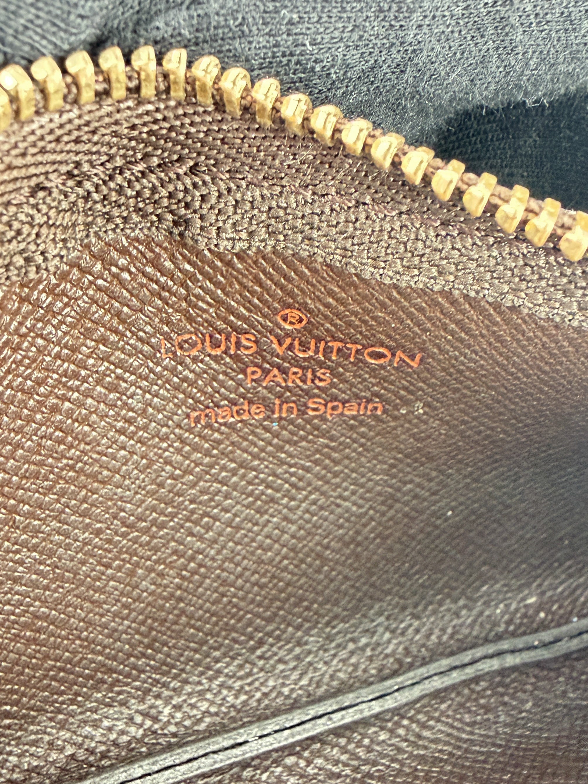 Louis Vuitton damier ebene key cles pouch CA0044