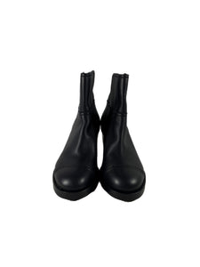 Chanel black leather heeled ankle boots size 38