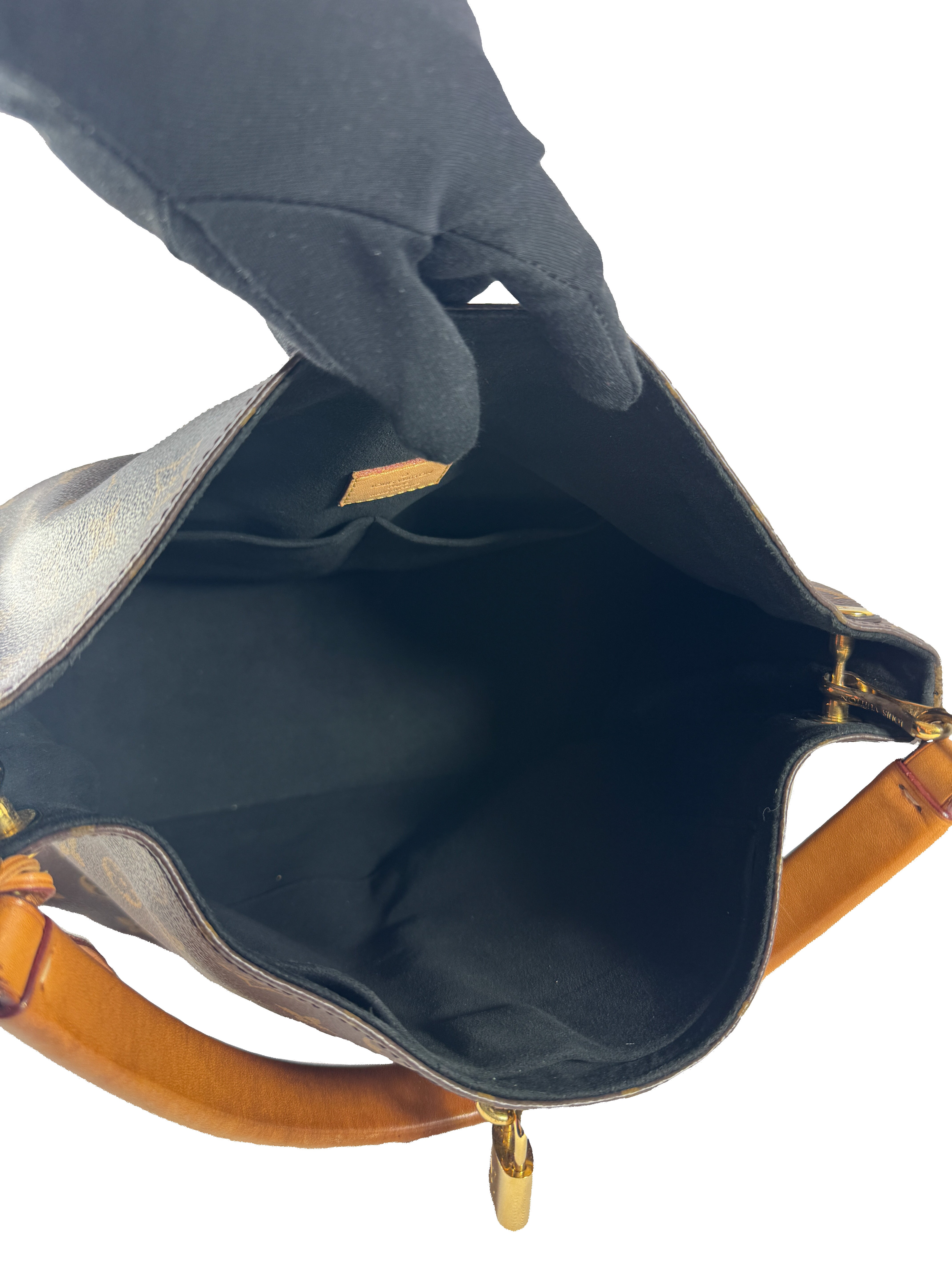 Louis Vuitton monogram Gaia black shoulder bag DR4105