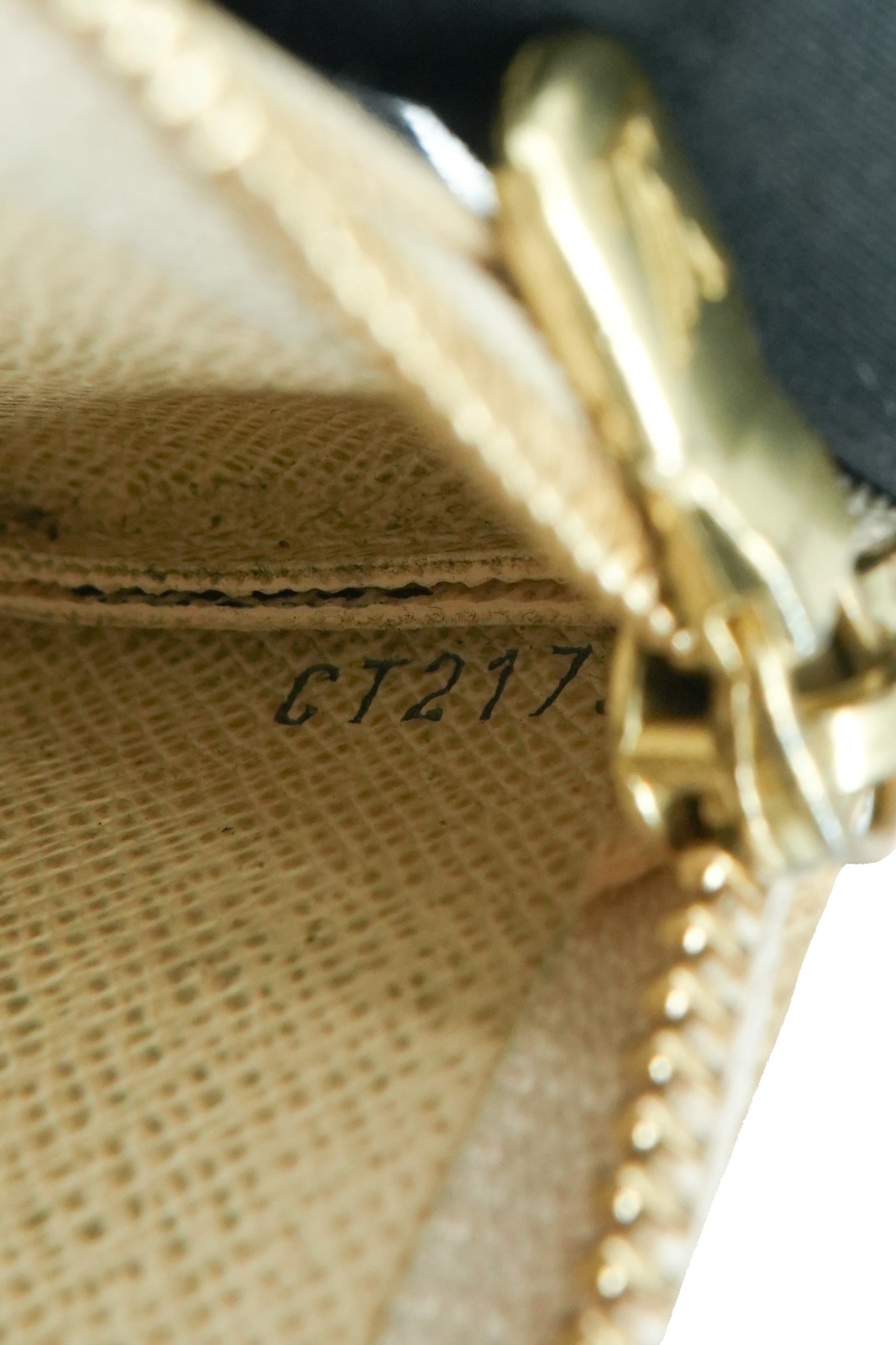 Louis Vuitton damier azur key pouch CT2173