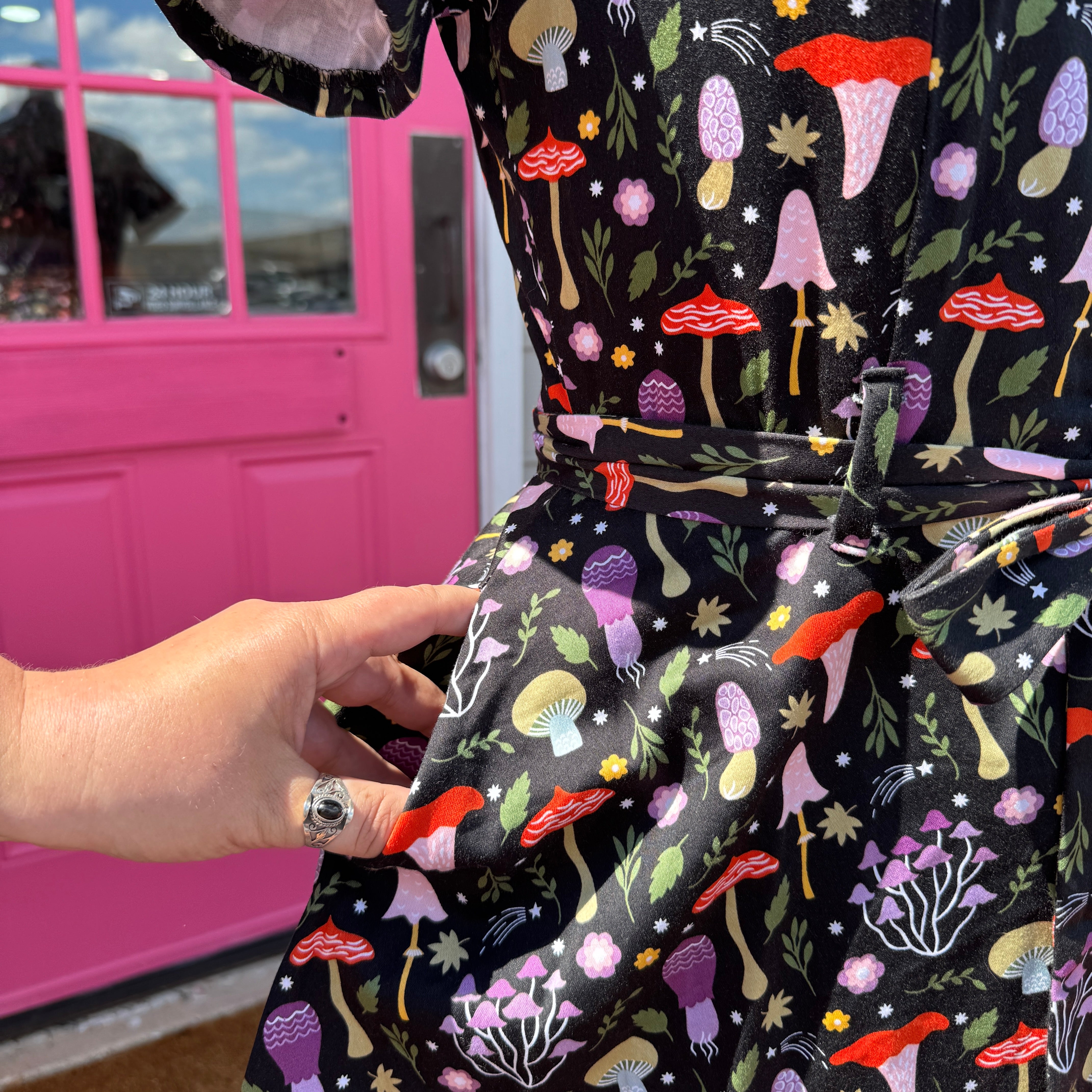 Eva Rose black multicolor mushroom print short sleeve dress size M