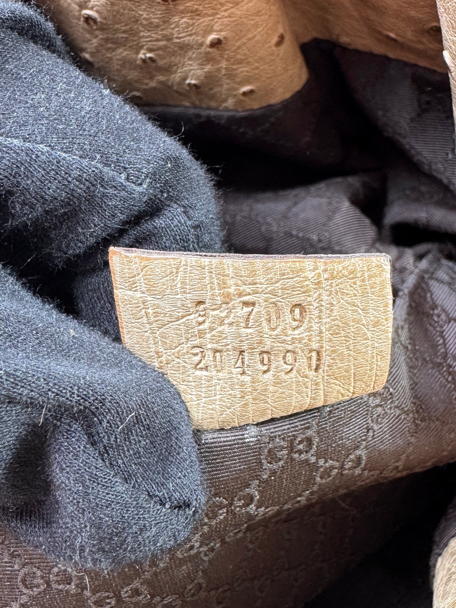 Gucci beige bamboo handle Ostrich vintage bag 204990