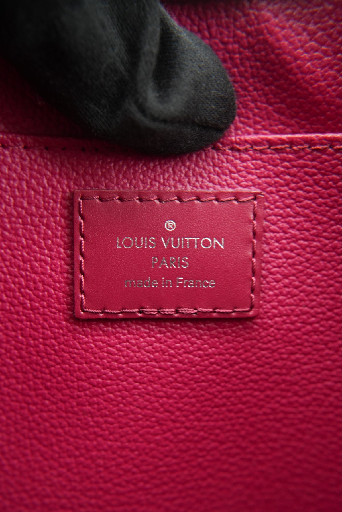 Louis Vuitton epi leather toiletry pouch 26 fuchsia TA2220