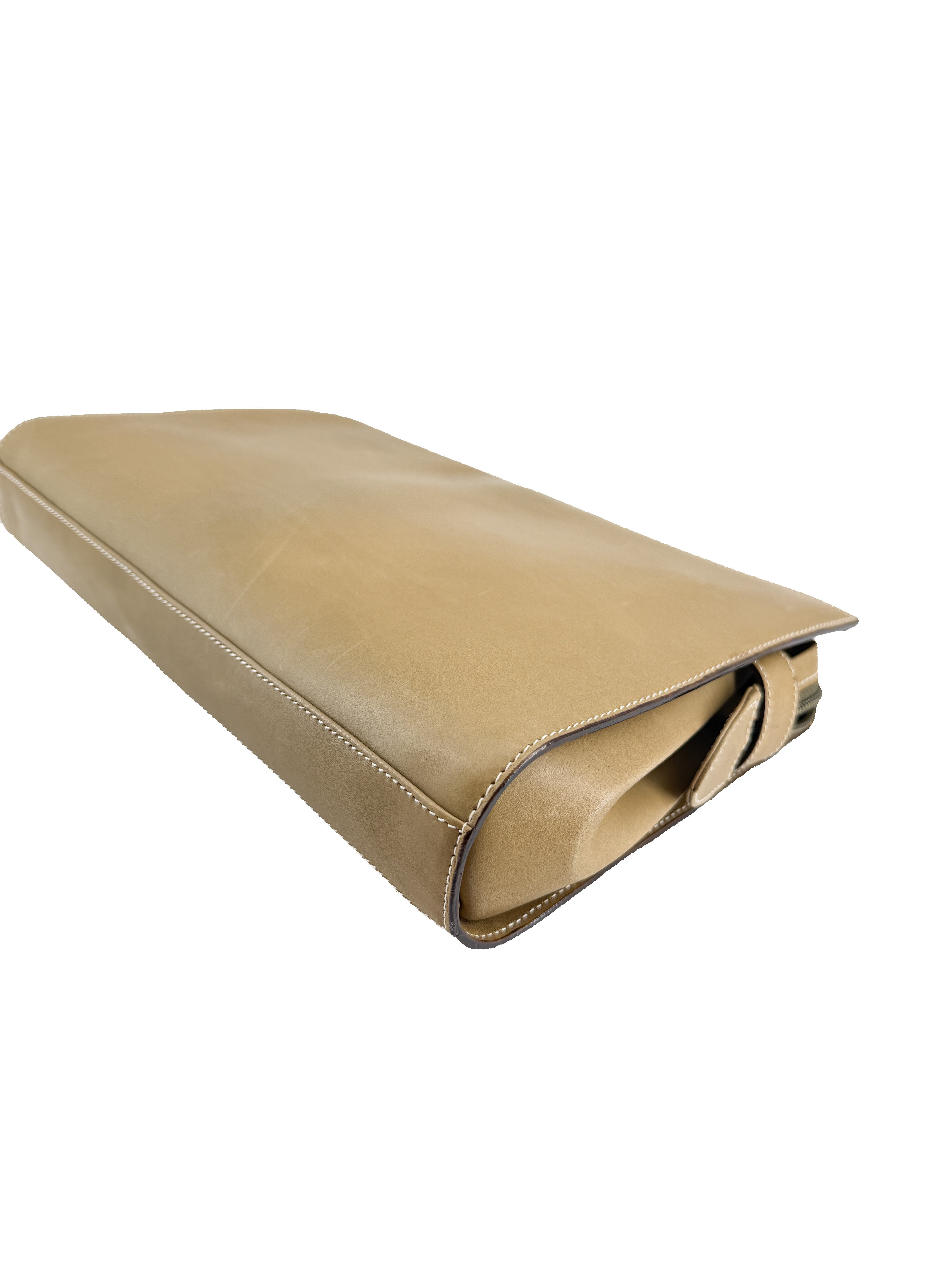 Gucci vintage olive leather clutch 004-261-0420