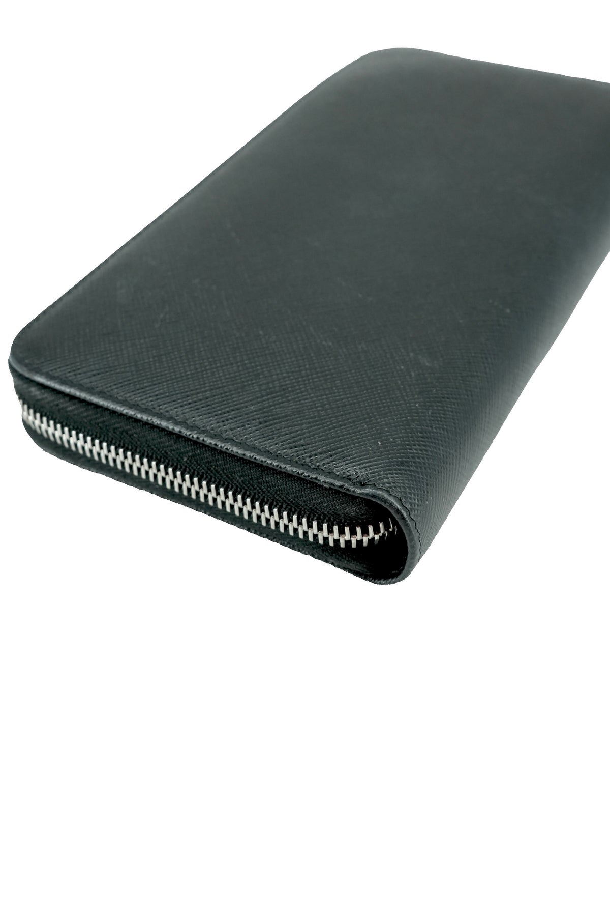 Prada black leather saffiano leather zip around 42